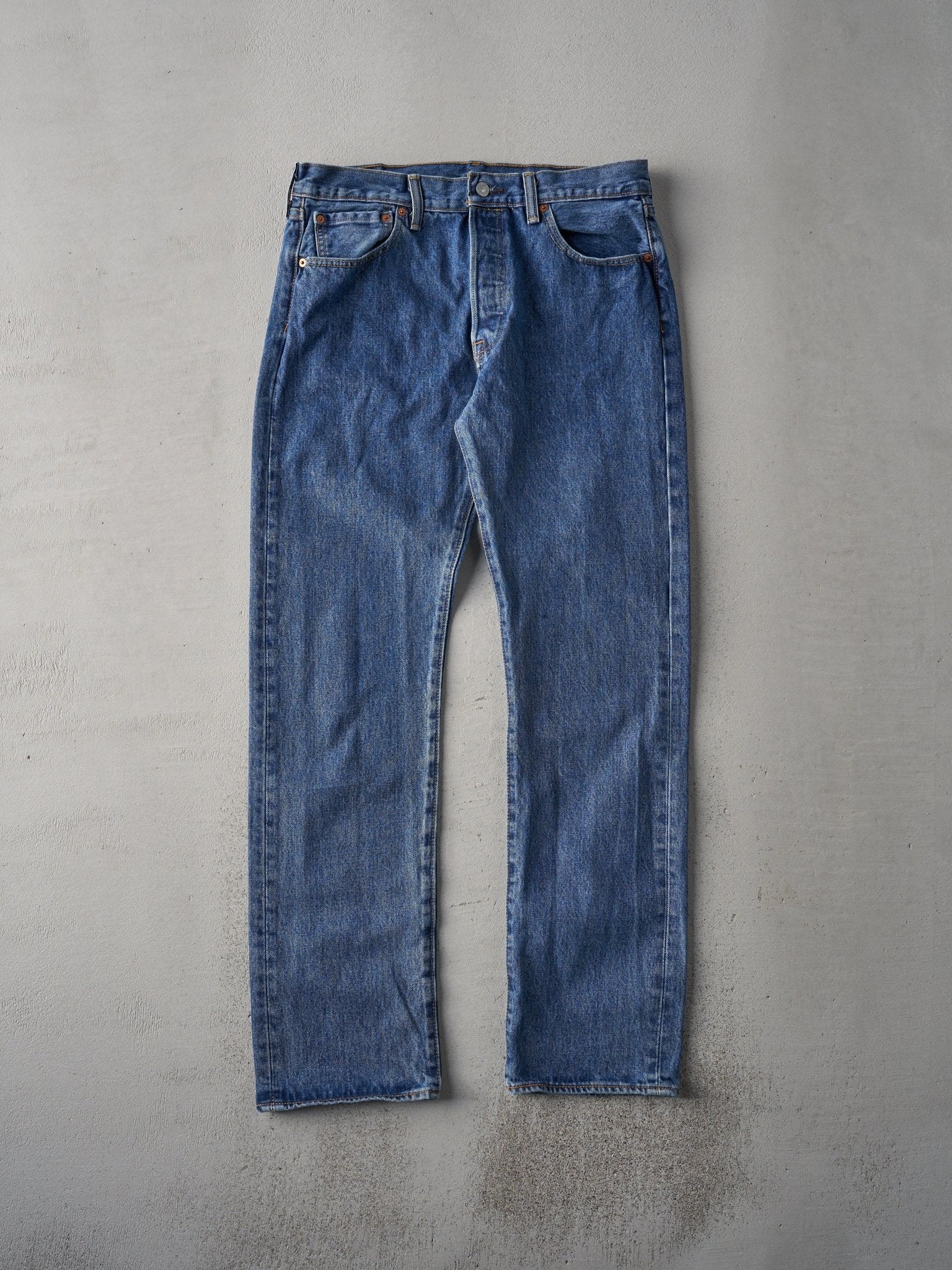 Vintage Mid Wash Levi's 501s Jeans (34x31)