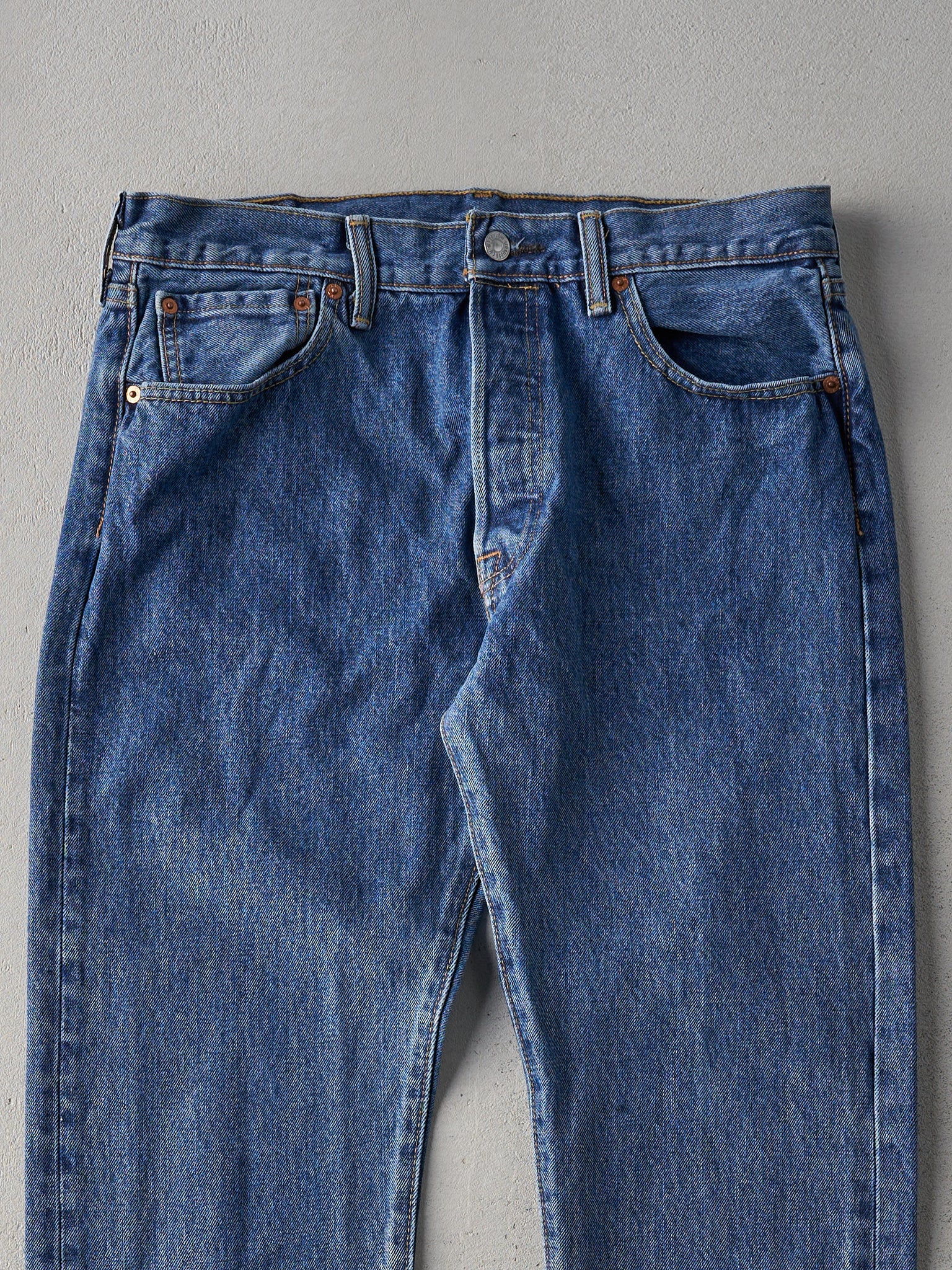 Vintage Mid Wash Levi's 501s Jeans (34x31)