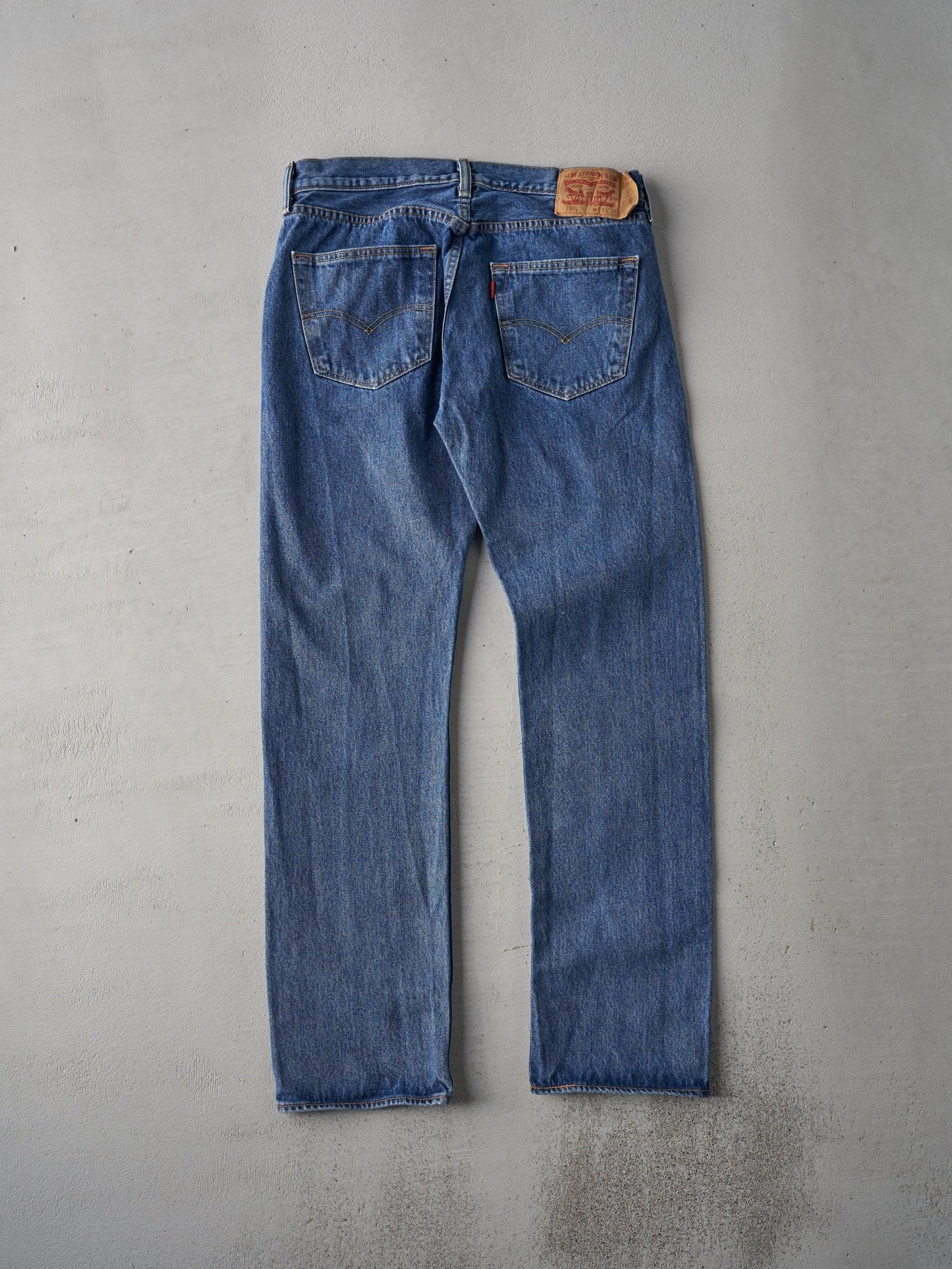 Vintage Mid Wash Levi's 501s Jeans (34x31)