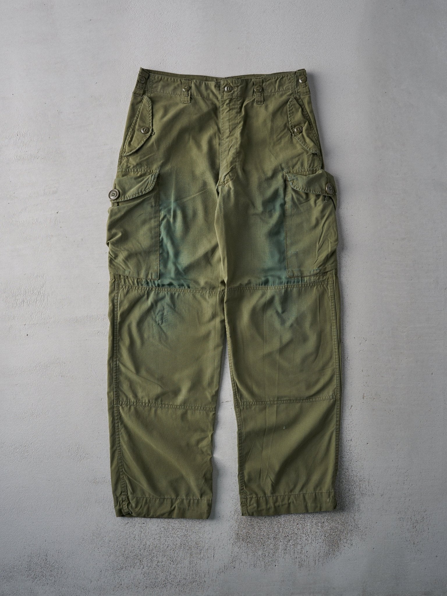 Vintage 90s Army Green Parachute Cargo Pants (34x31)