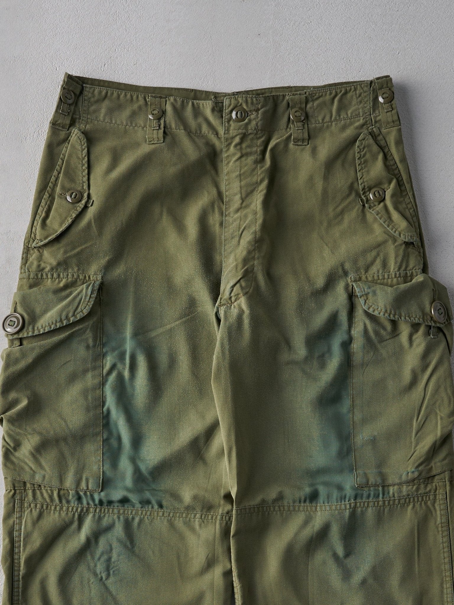 Vintage 90s Army Green Parachute Cargo Pants (34x31)