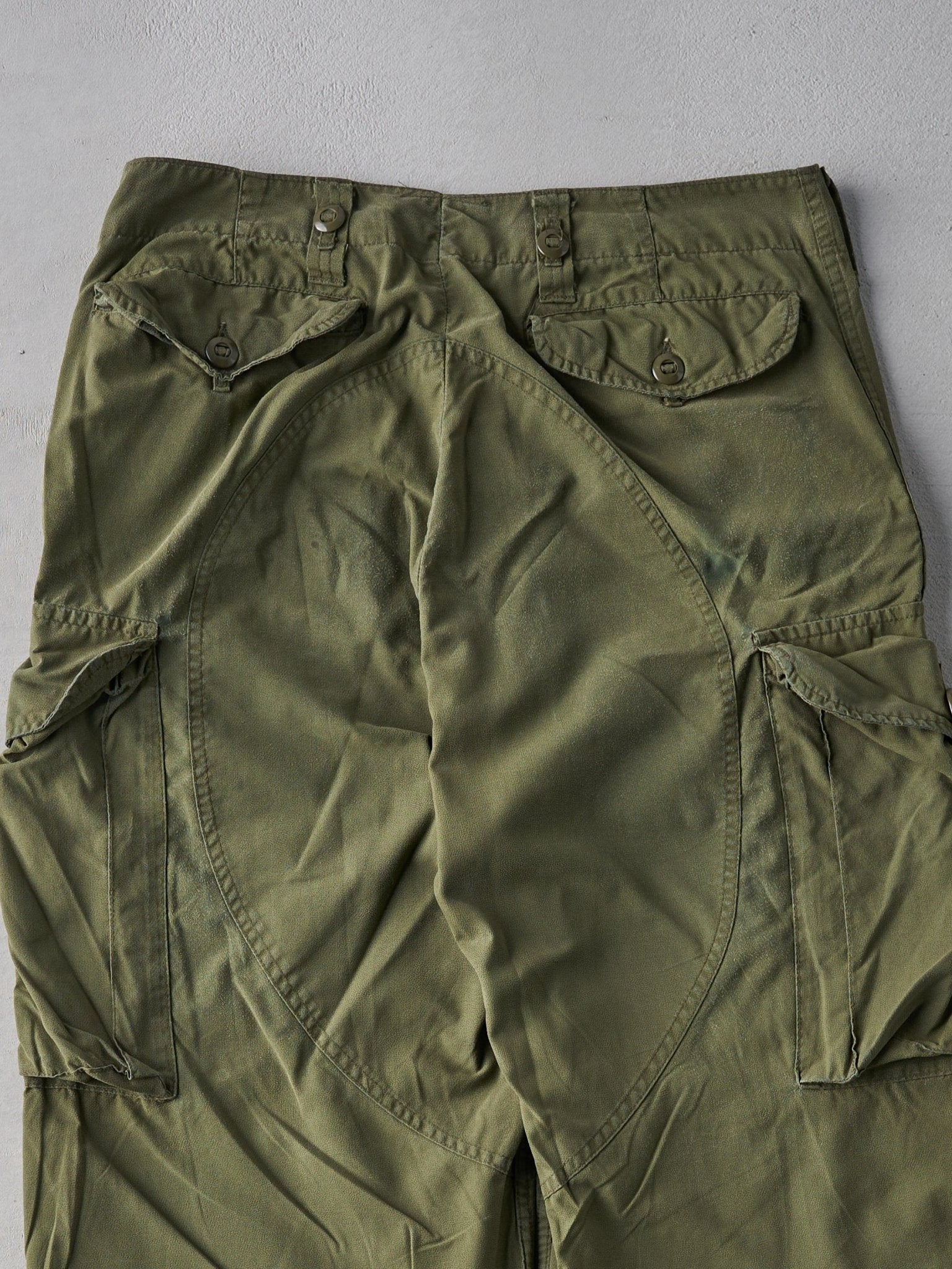 Vintage 90s Army Green Parachute Cargo Pants (34x31)
