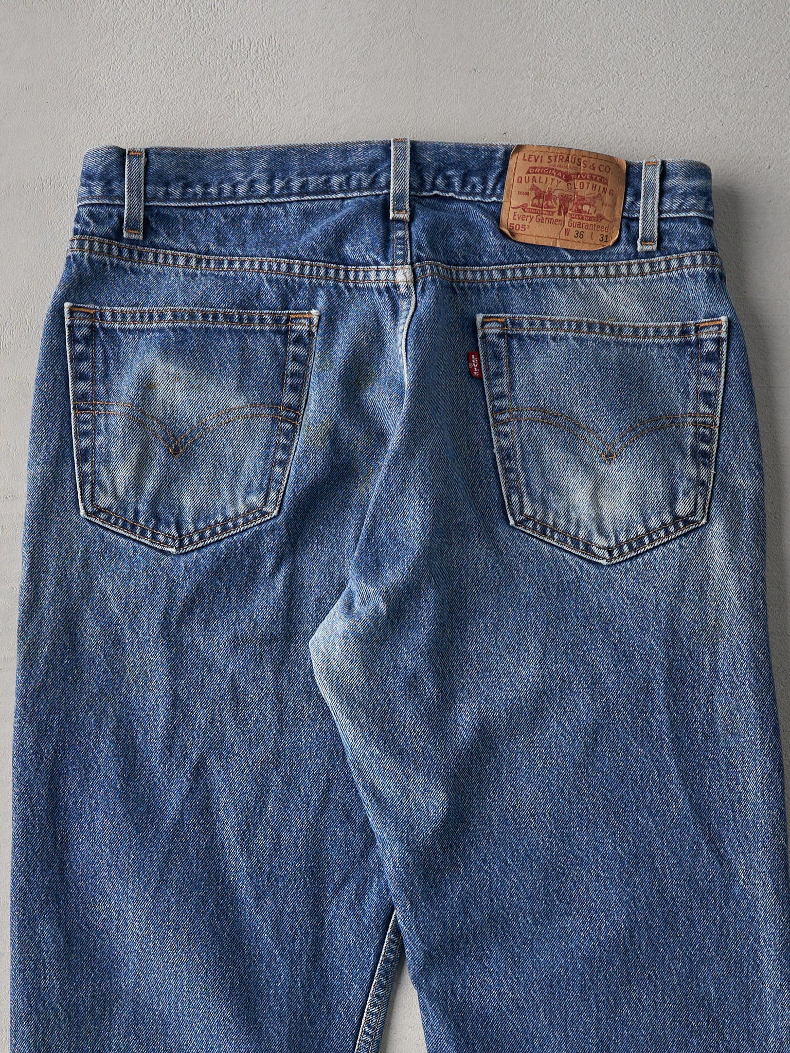 Vintage 80s Mid Wash Levi's 505 Denim Jeans (34xx31)