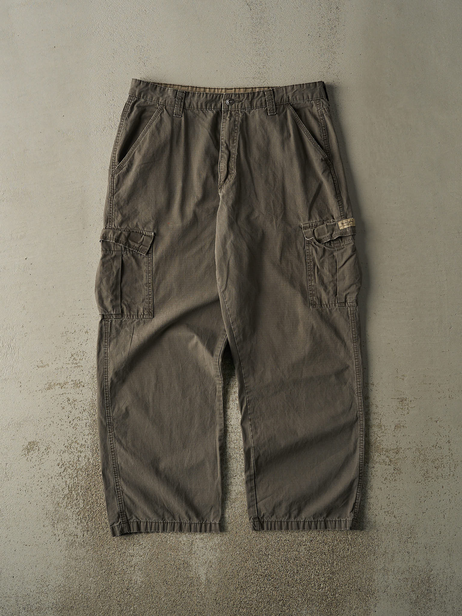 Vintage Y2K Grey Wrangler Cargo Pants (36x30)
