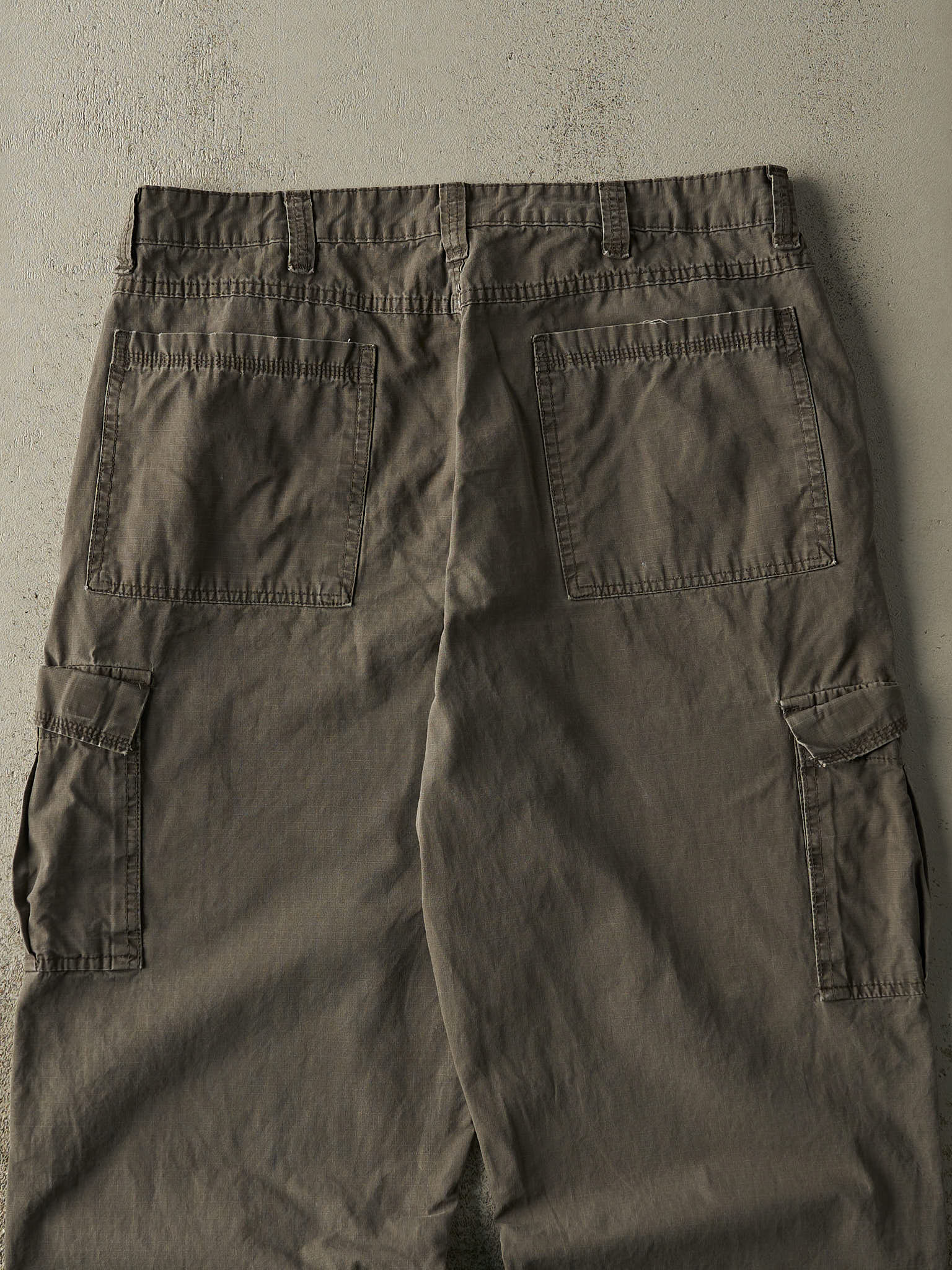 Vintage Y2K Grey Wrangler Cargo Pants (36x30)
