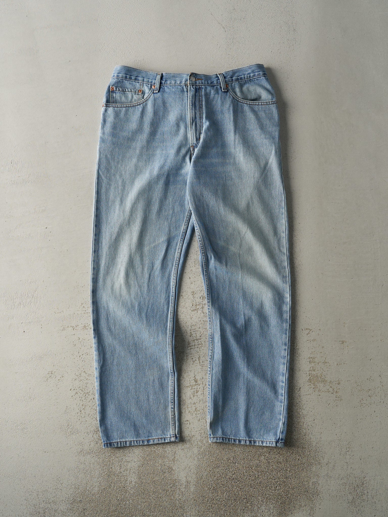 Vintage Y2K Light Wash Levi's 505 Jeans (36.5x32)