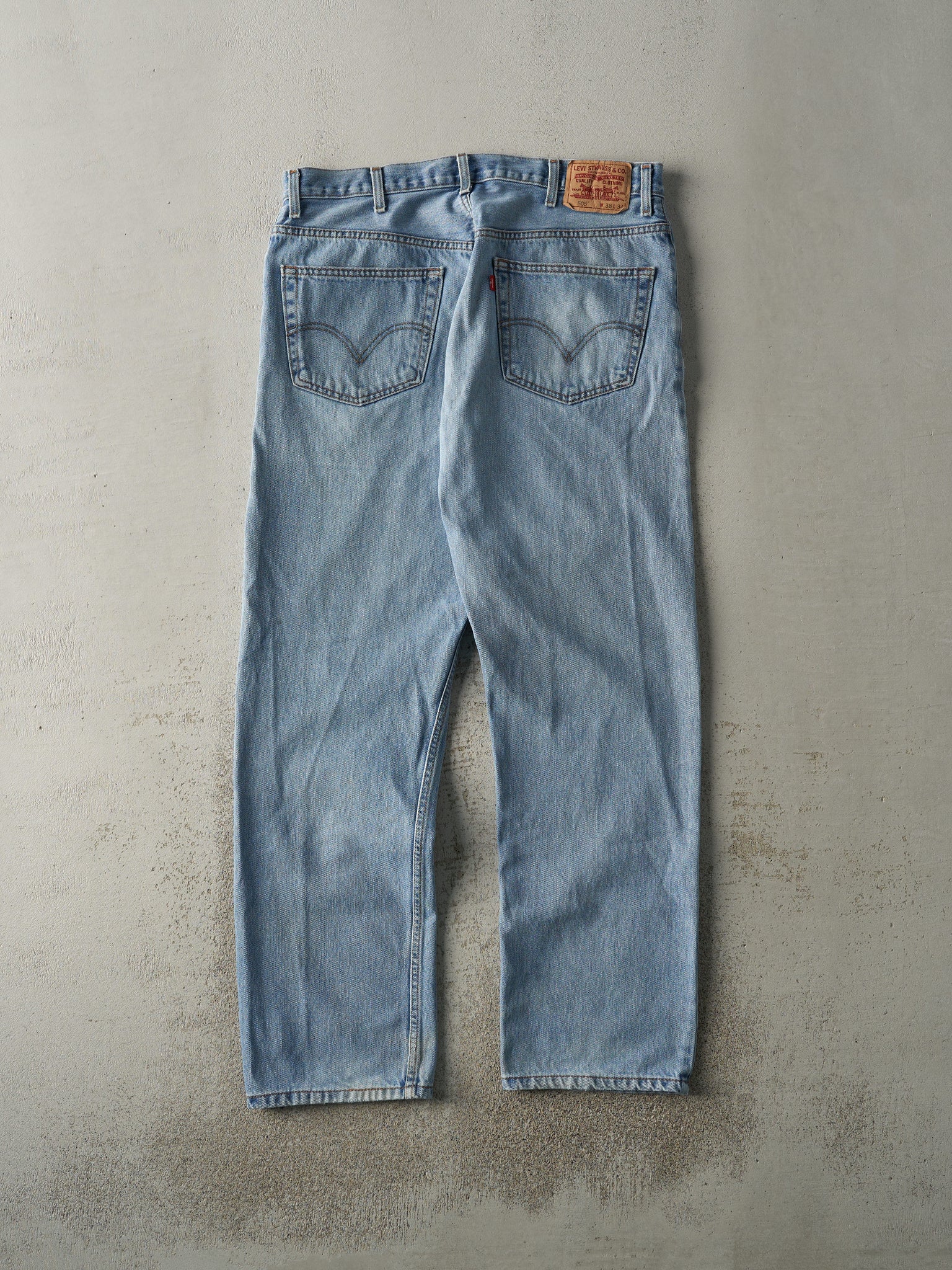 Vintage Y2K Light Wash Levi's 505 Jeans (36.5x32)