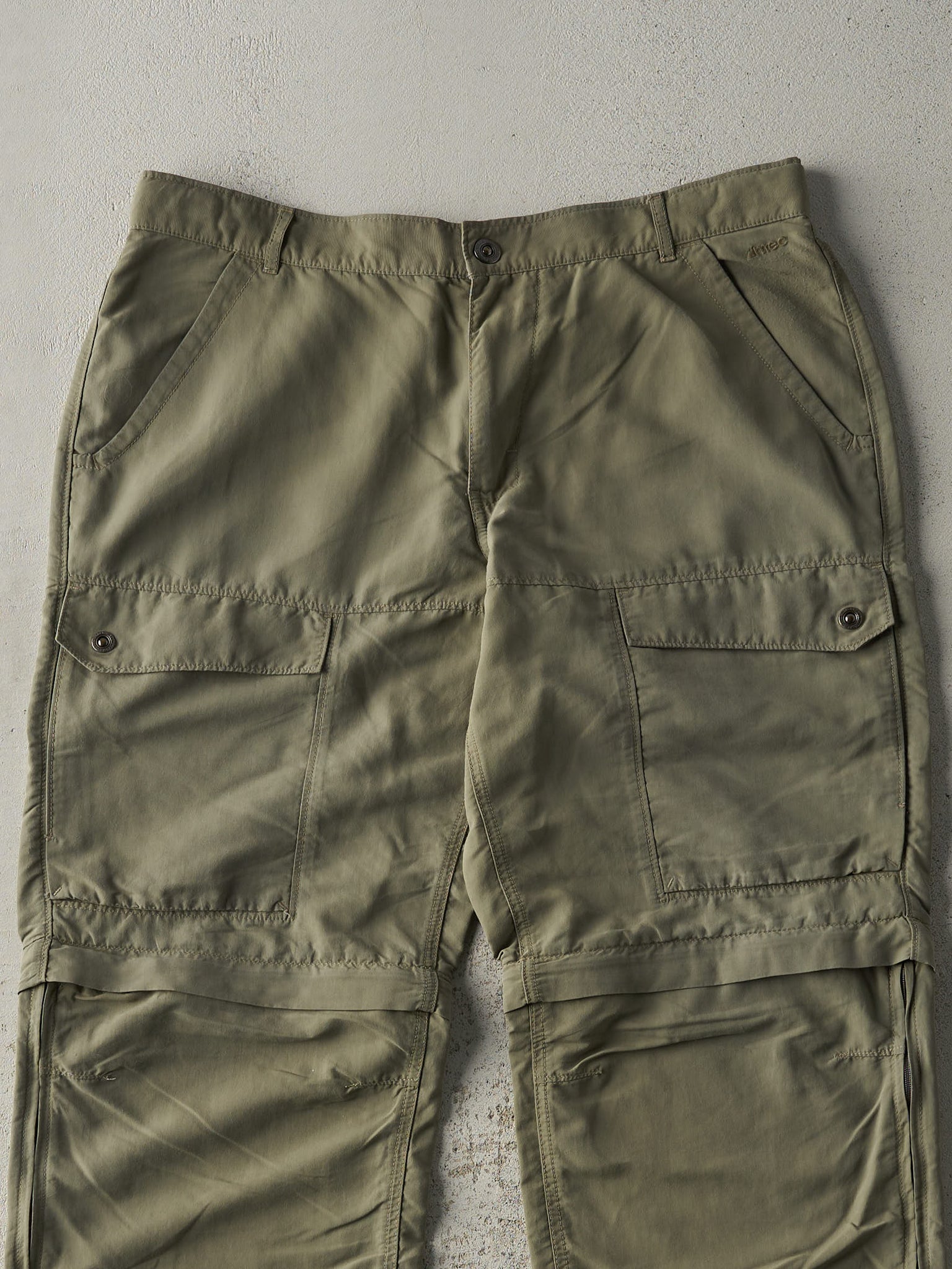 Vintage Y2K Green MEC Zip Off Cargo Pants (35.5x32)