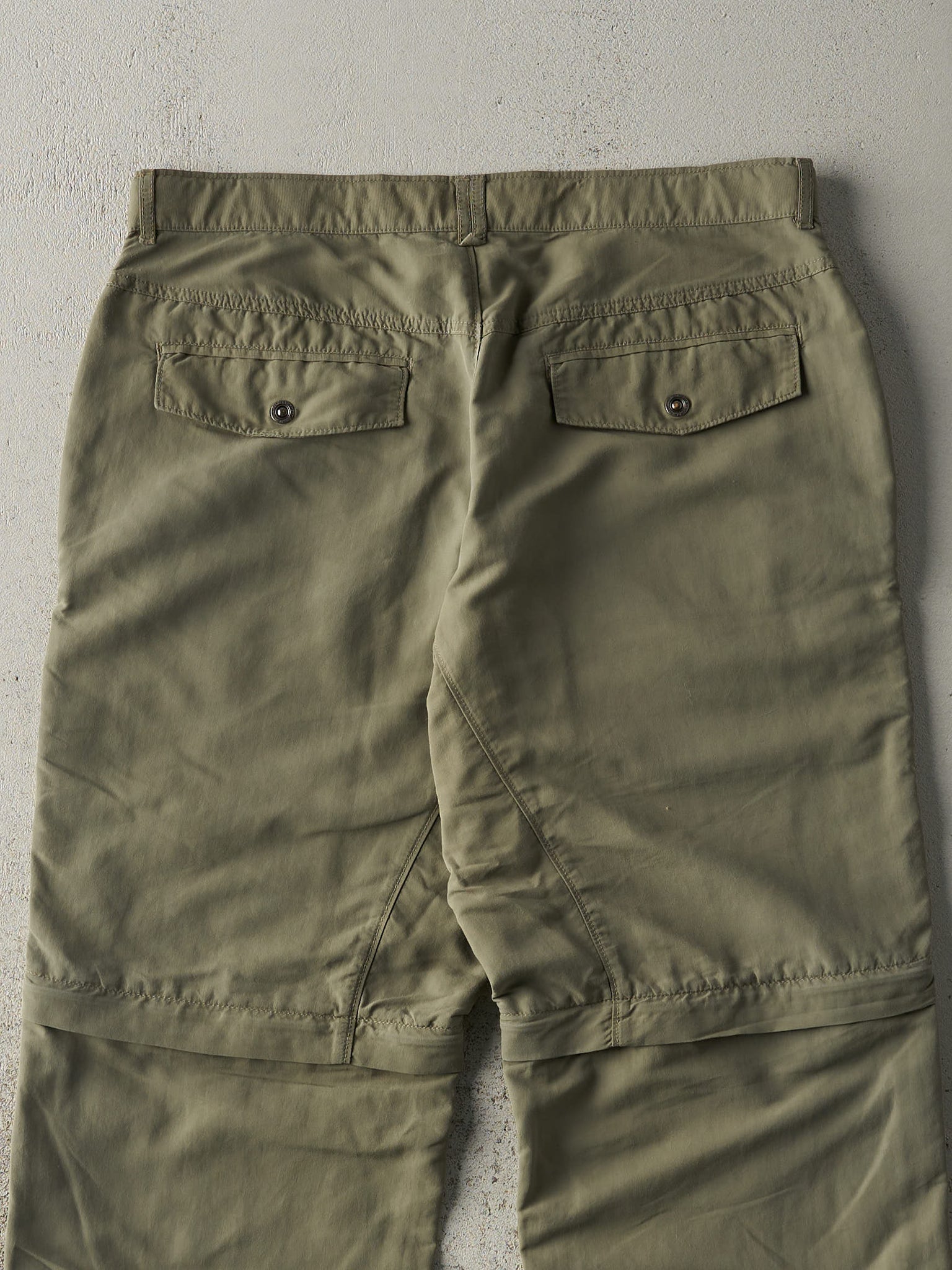 Vintage Y2K Green MEC Zip Off Cargo Pants (35.5x32)