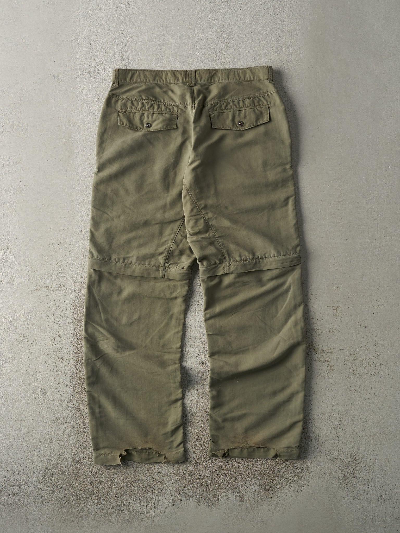 Vintage Y2K Green MEC Zip Off Cargo Pants (35.5x32)