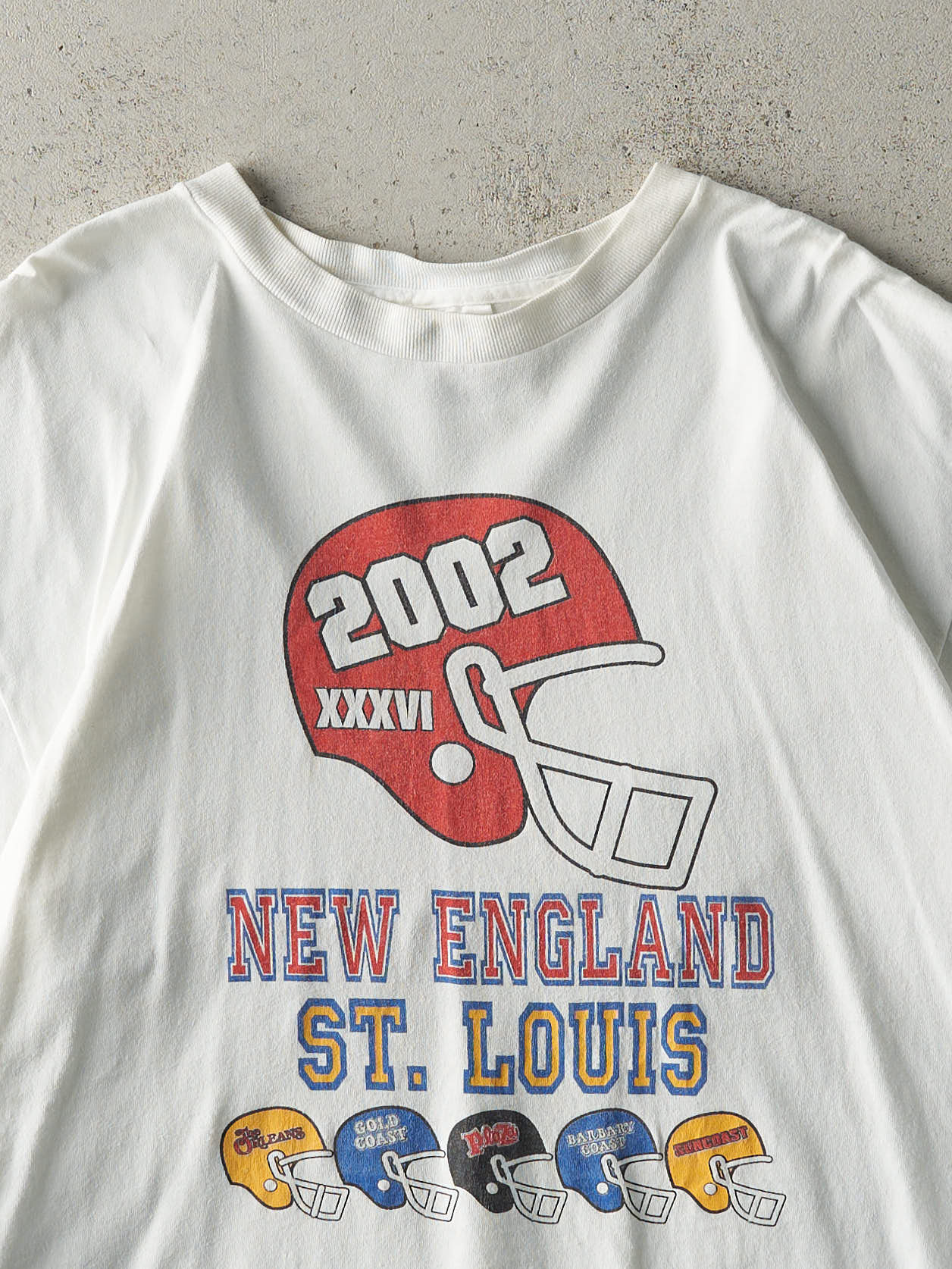 Vintage 02' White New England VS St. Louis Football Tee (L)