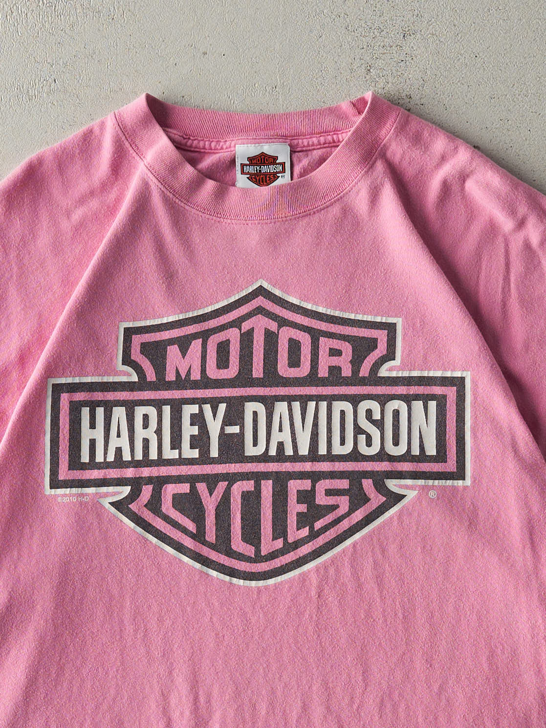 Vintage 10' Pink Mendon, Ohio Harley Davidson Tee (M)