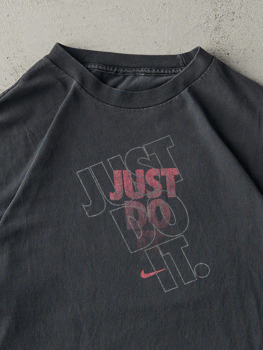 Vintage Y2K Black Nike "Just Do It" Tee (L)