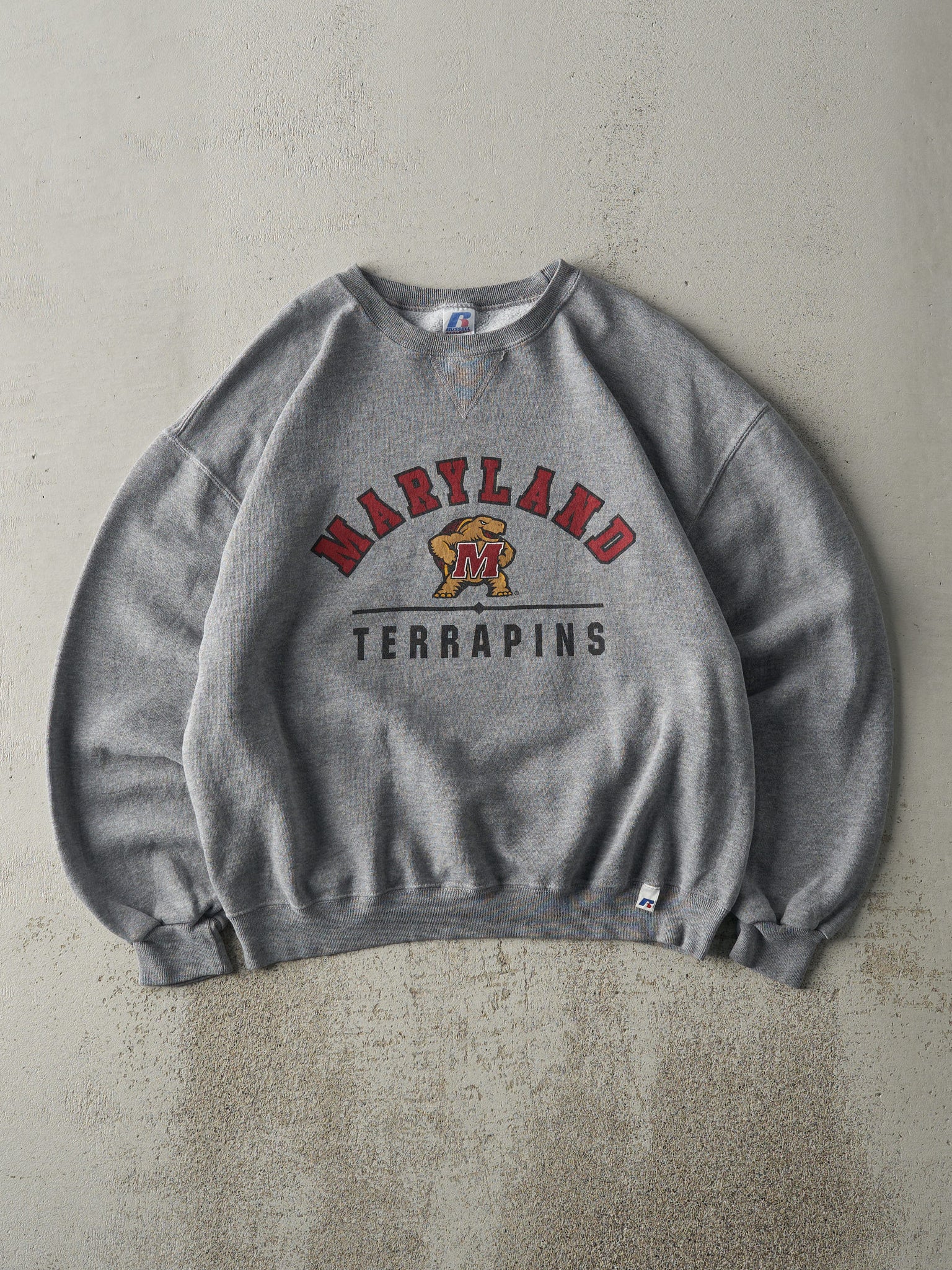 Vintage Y2K Grey Maryland Terrapins Russell Athletics Crewneck (M)