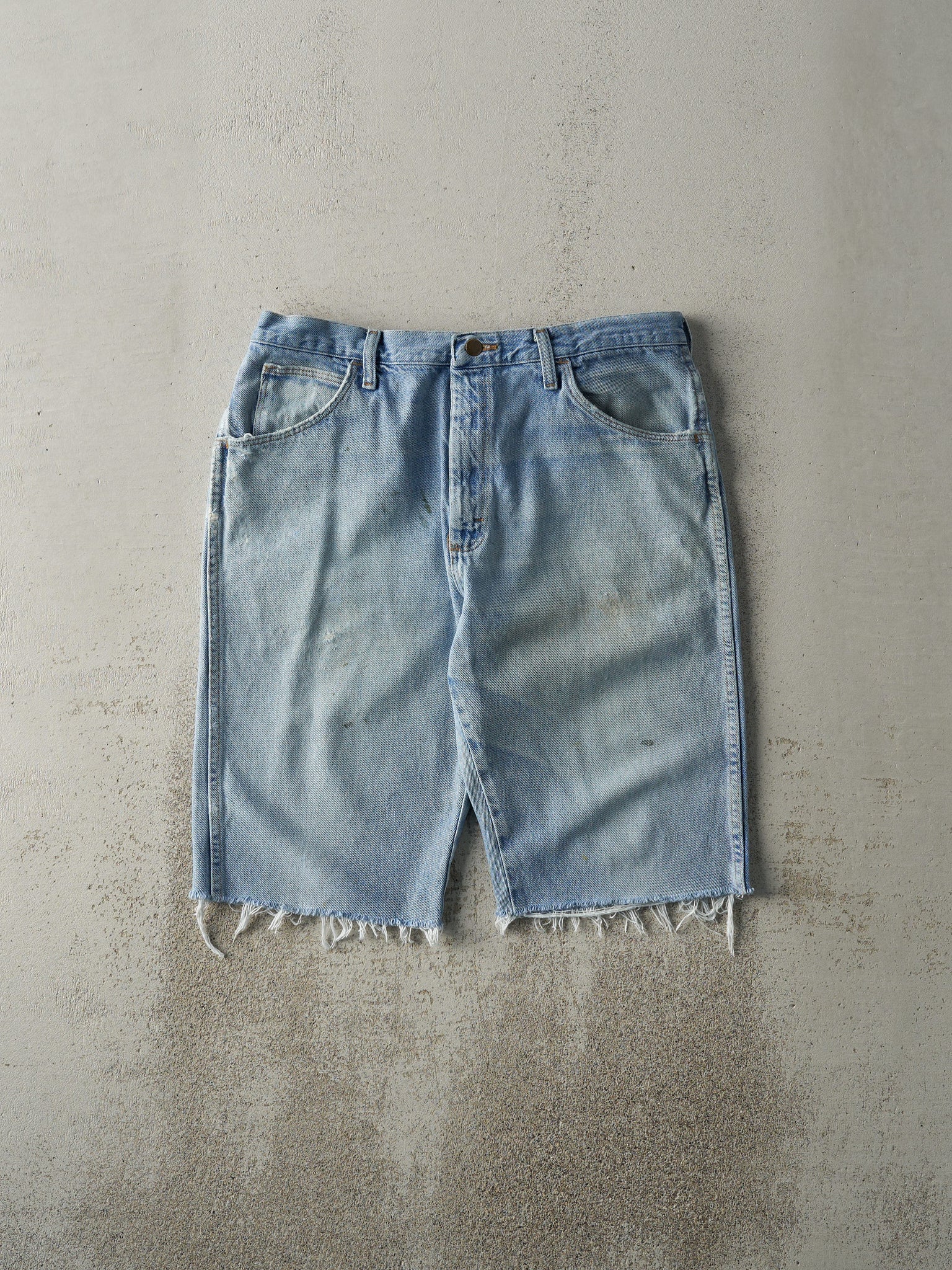 Vintage 90s Light Wash Cut Off Jean Shorts (35.5x12.5)