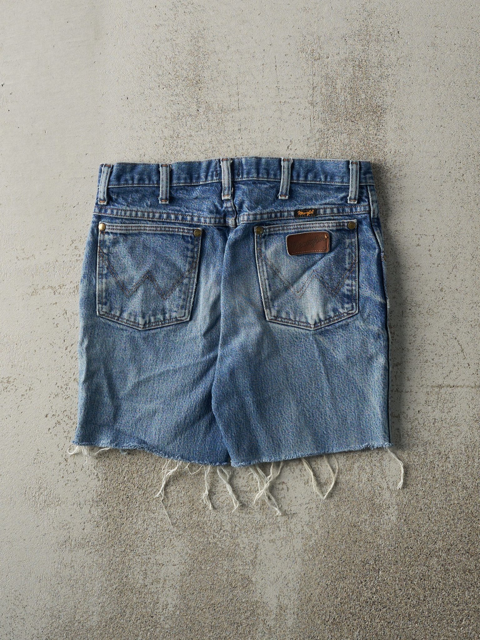 Vintage Y2K Mid Wash Wrangler Cut Off Jean Shorts (31x6.5)