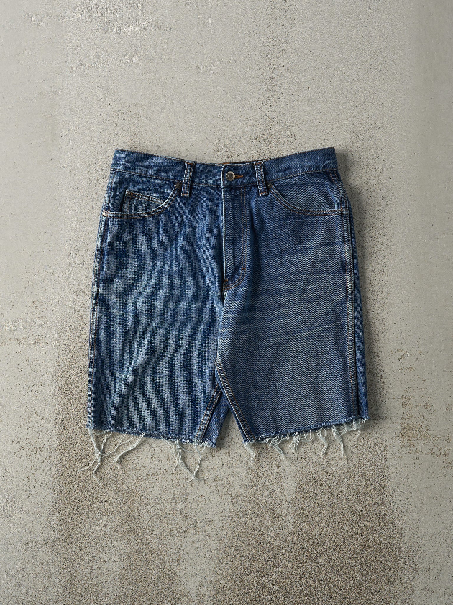 Vintage Y2K Mid Wash Wind River Cut Off Jean Shorts (31.5x9.5)