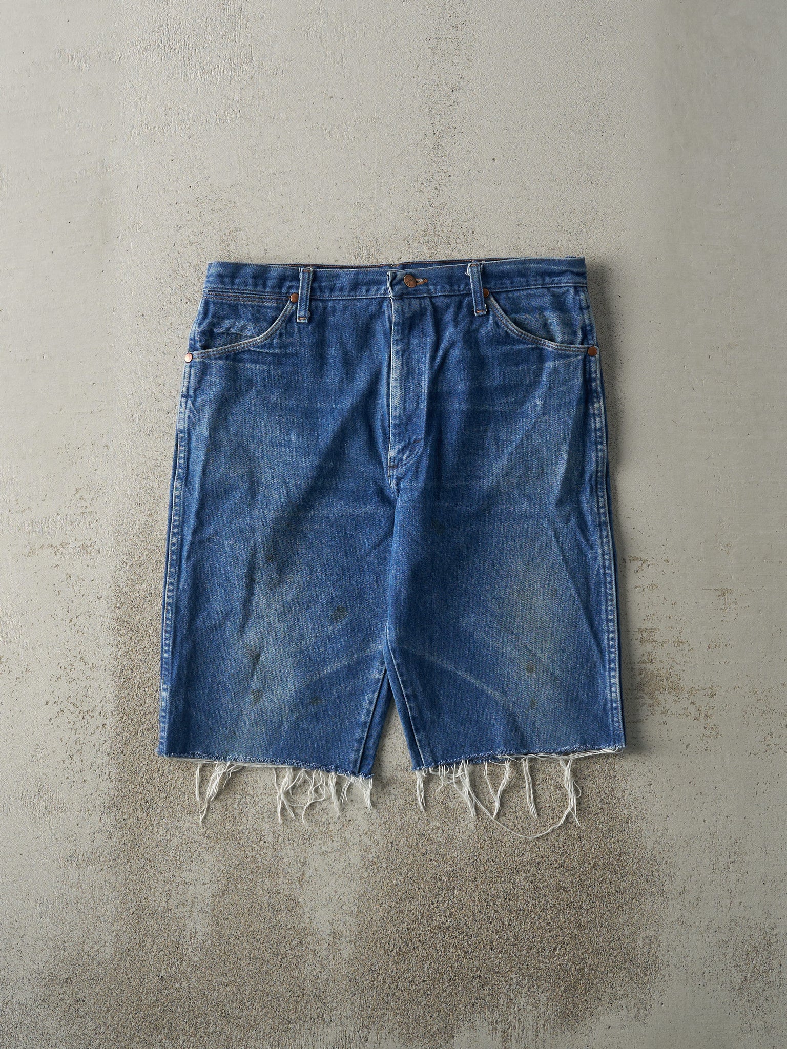 Vintage Y2K Mid Wash Wrangler Cut Off Jean Shorts (37x12)