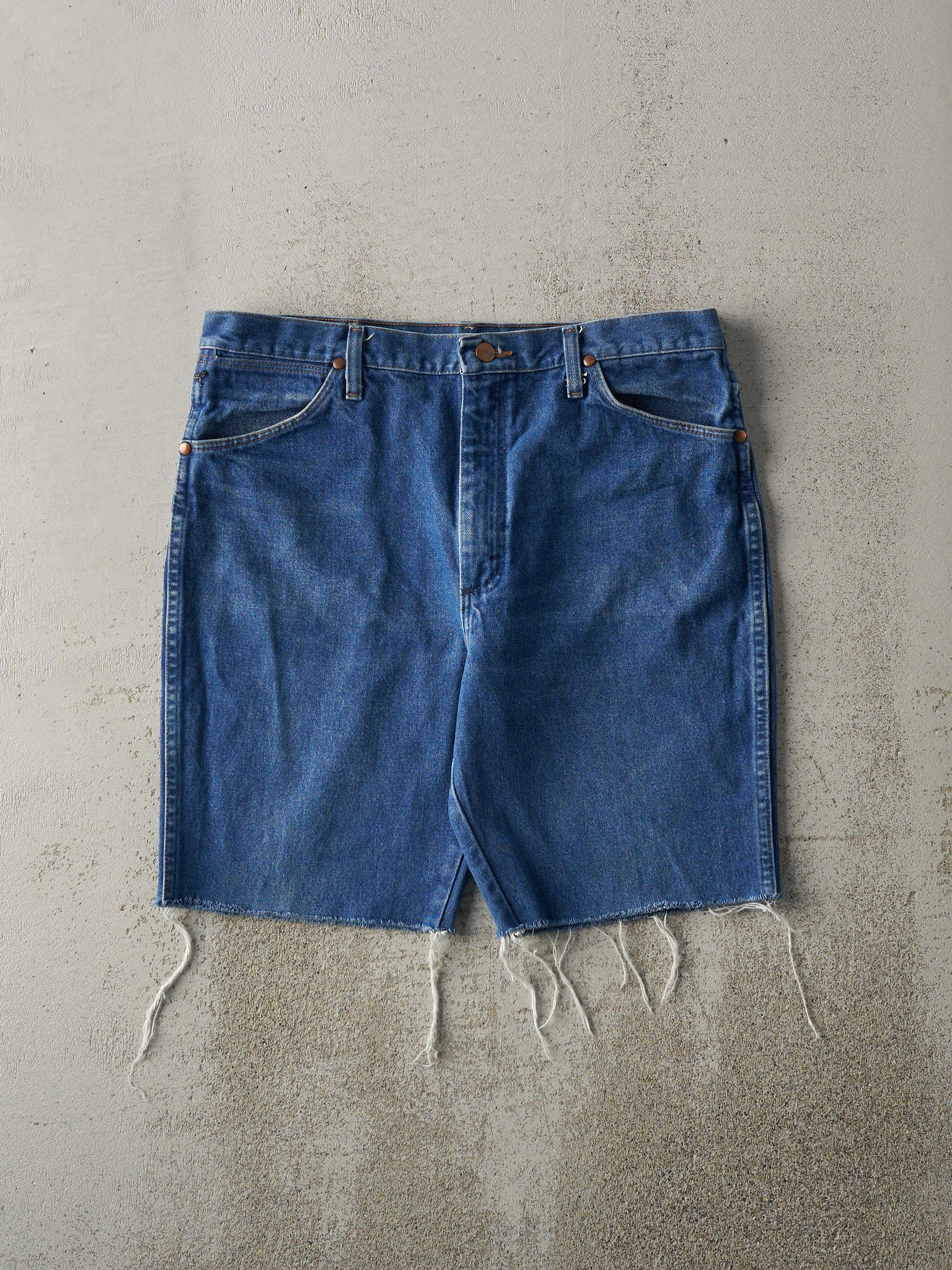 Vintage Y2K Mid Wash Wrangler Cut Off Jean Shorts (35x9)