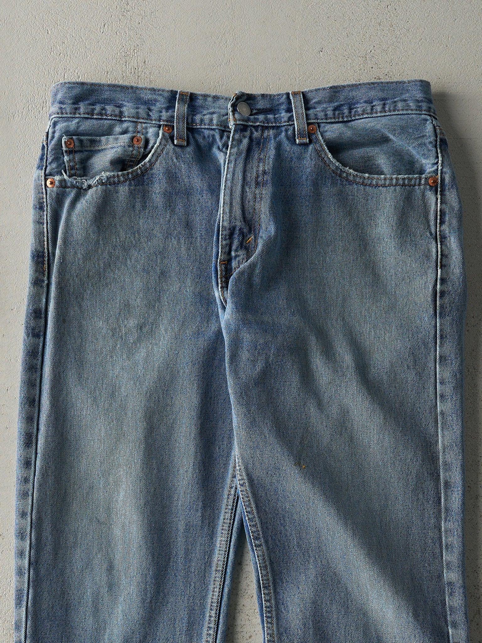 Vintage Y2K Light Wash Levi's 505 Jeans (34x31)