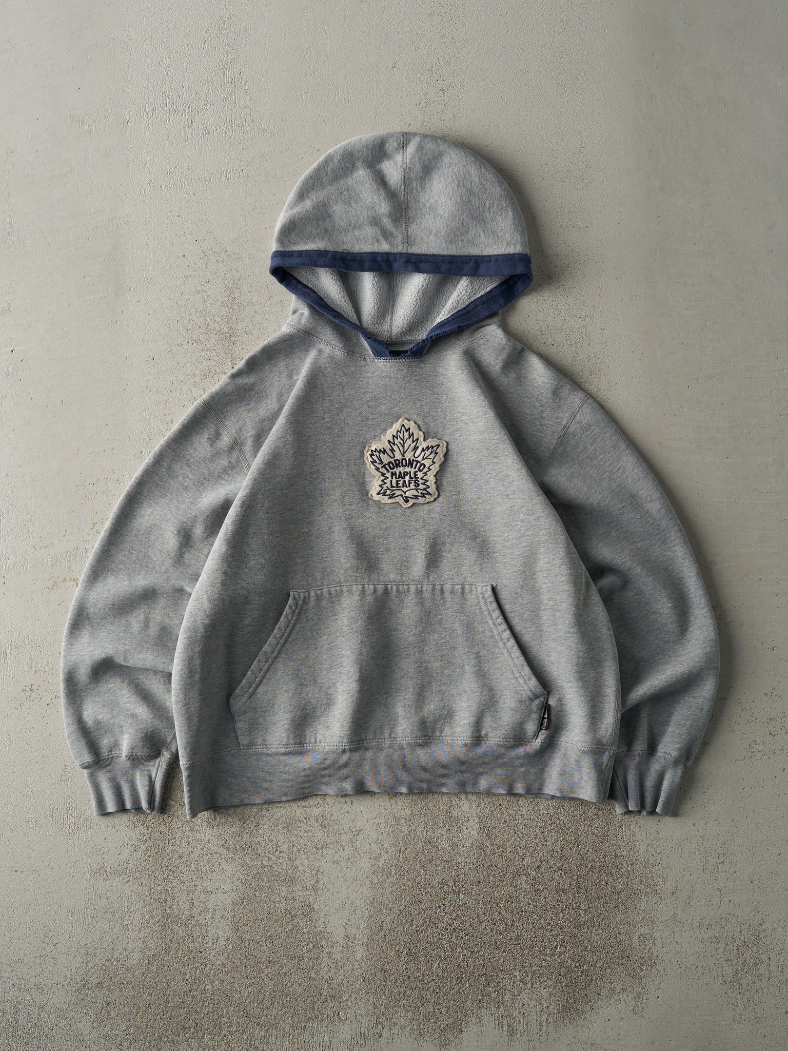 Vintage Y2K Grey Toronto Maple Leafs Hoodie (M)