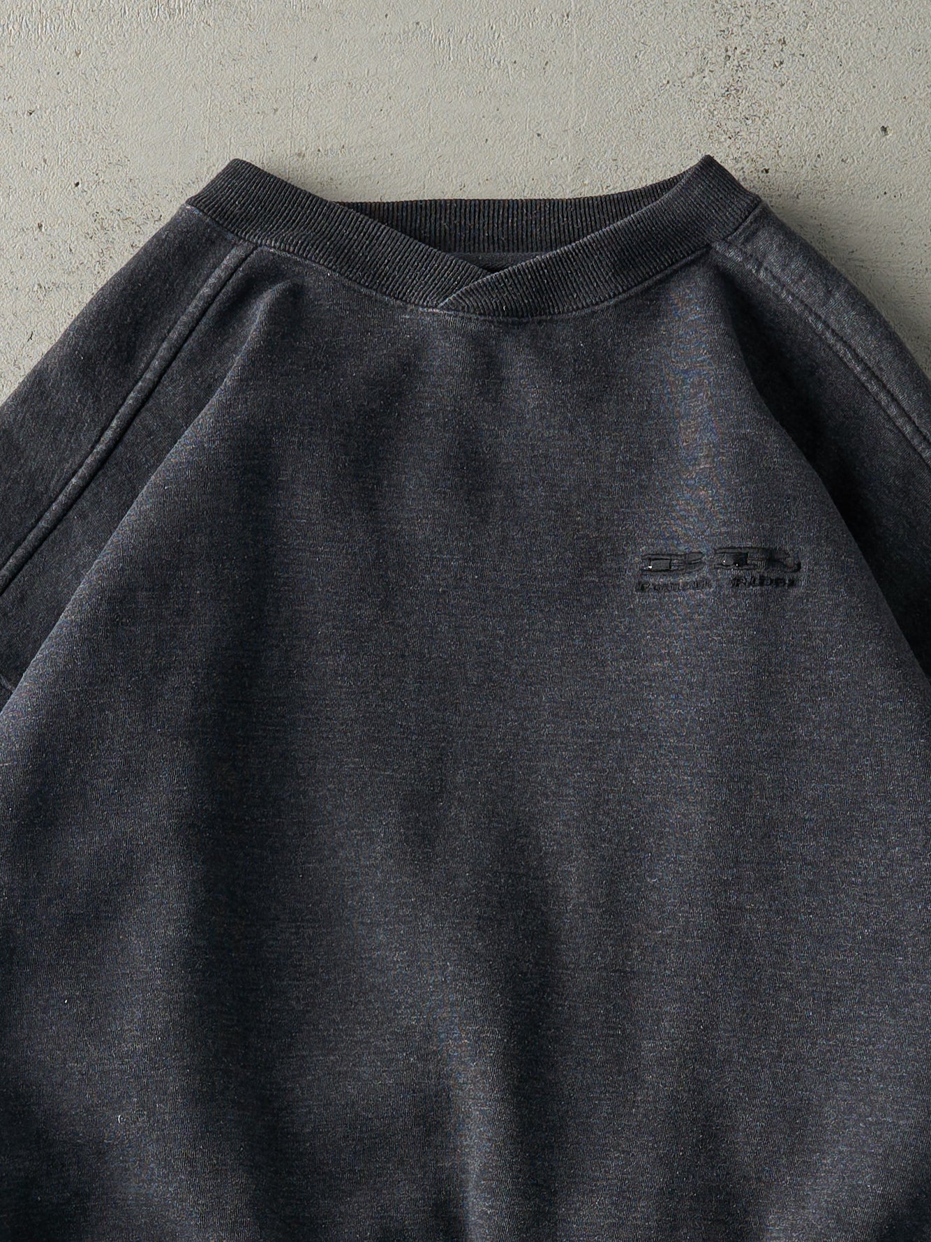 Vintage 90s Charcoal Grey Embroidered Boulder Ridge Boxy Crewneck (M/L)