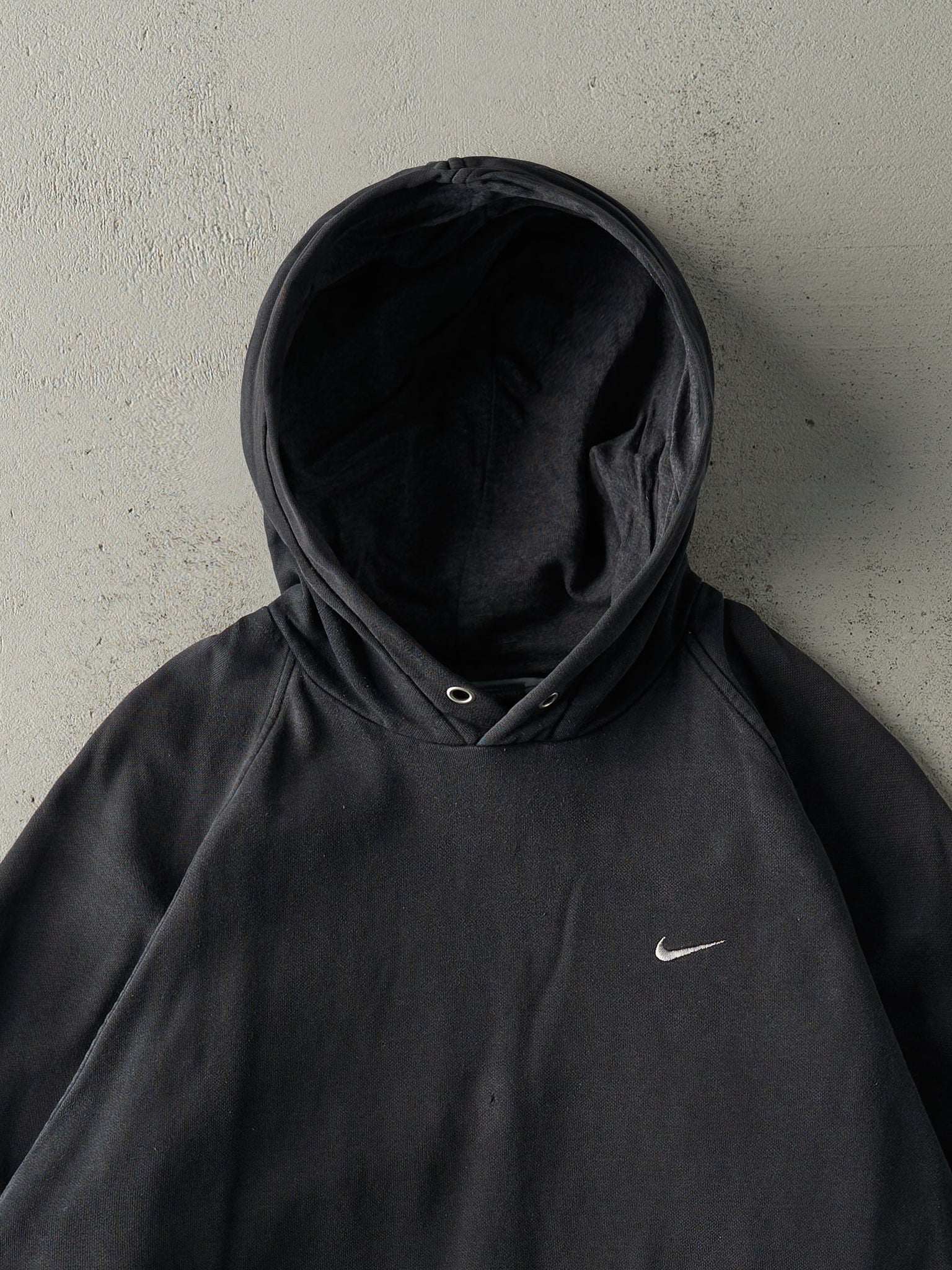 Vintage Y2K Black Embroidered Nike Swoosh Hoodie (M/L)