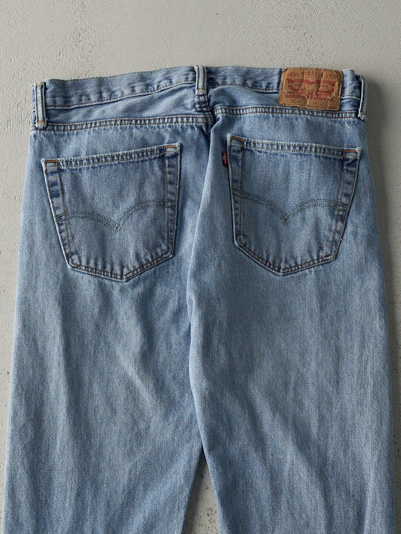 Vintage Y2K Light Wash Levi's 505 Jeans (33x31)