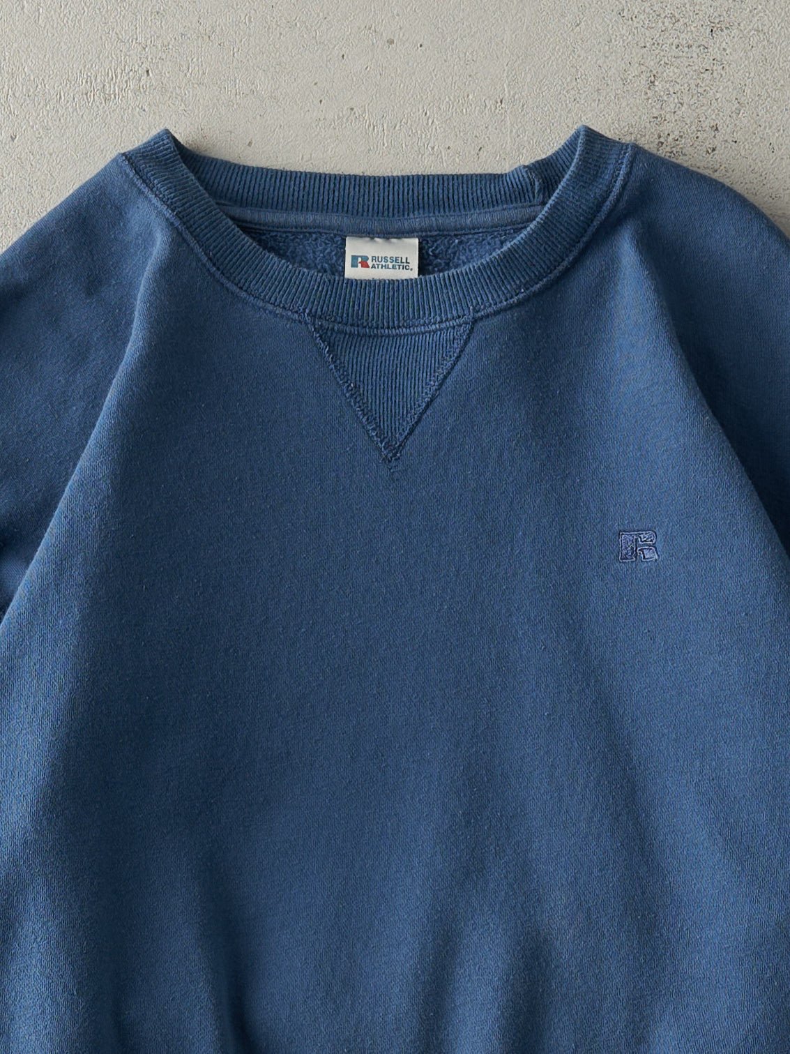 Vintage Y2K Blue Embroidered Russell Athletic Crewneck (L)