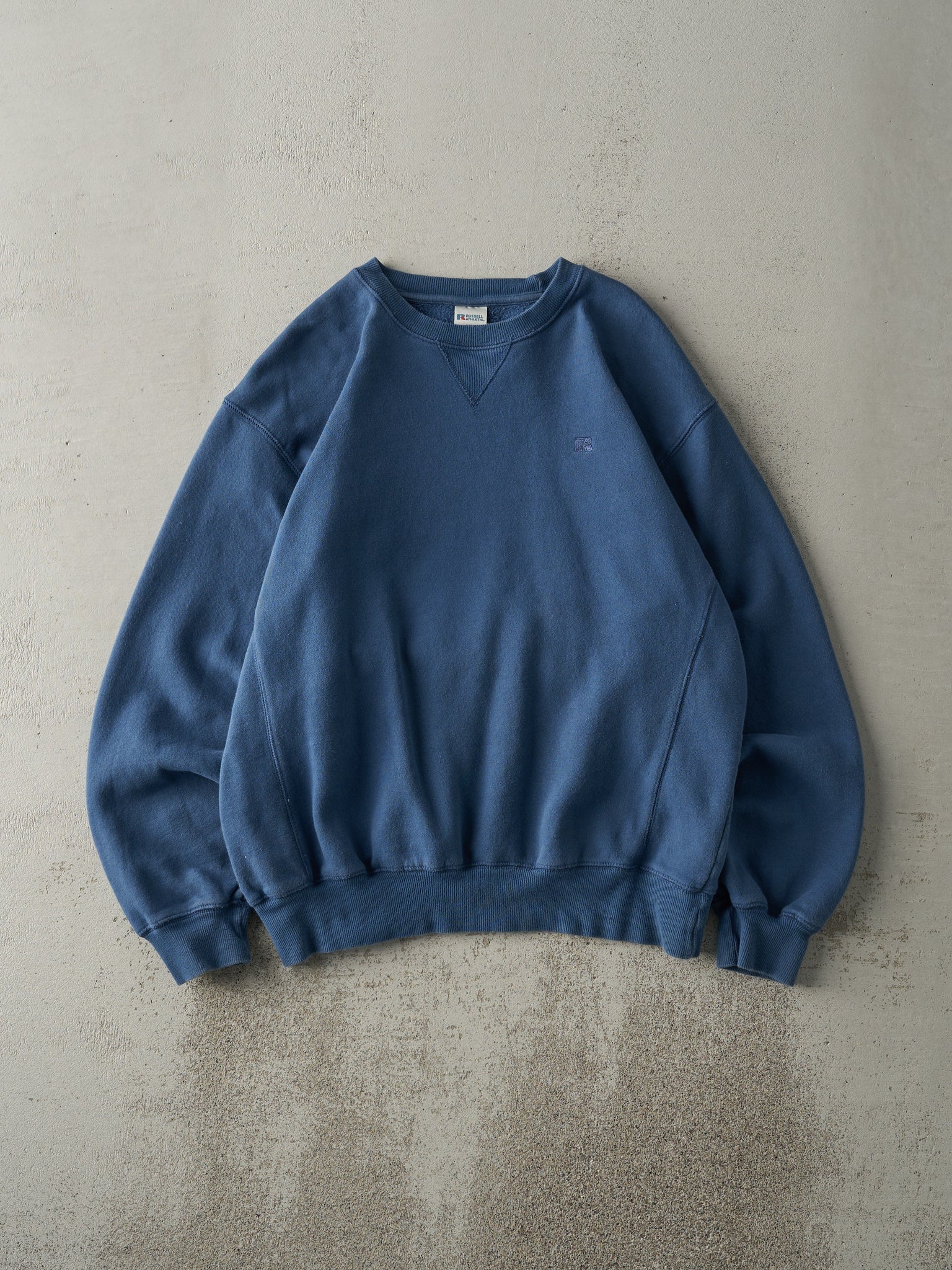 Vintage Y2K Blue Embroidered Russell Athletic Crewneck (L)