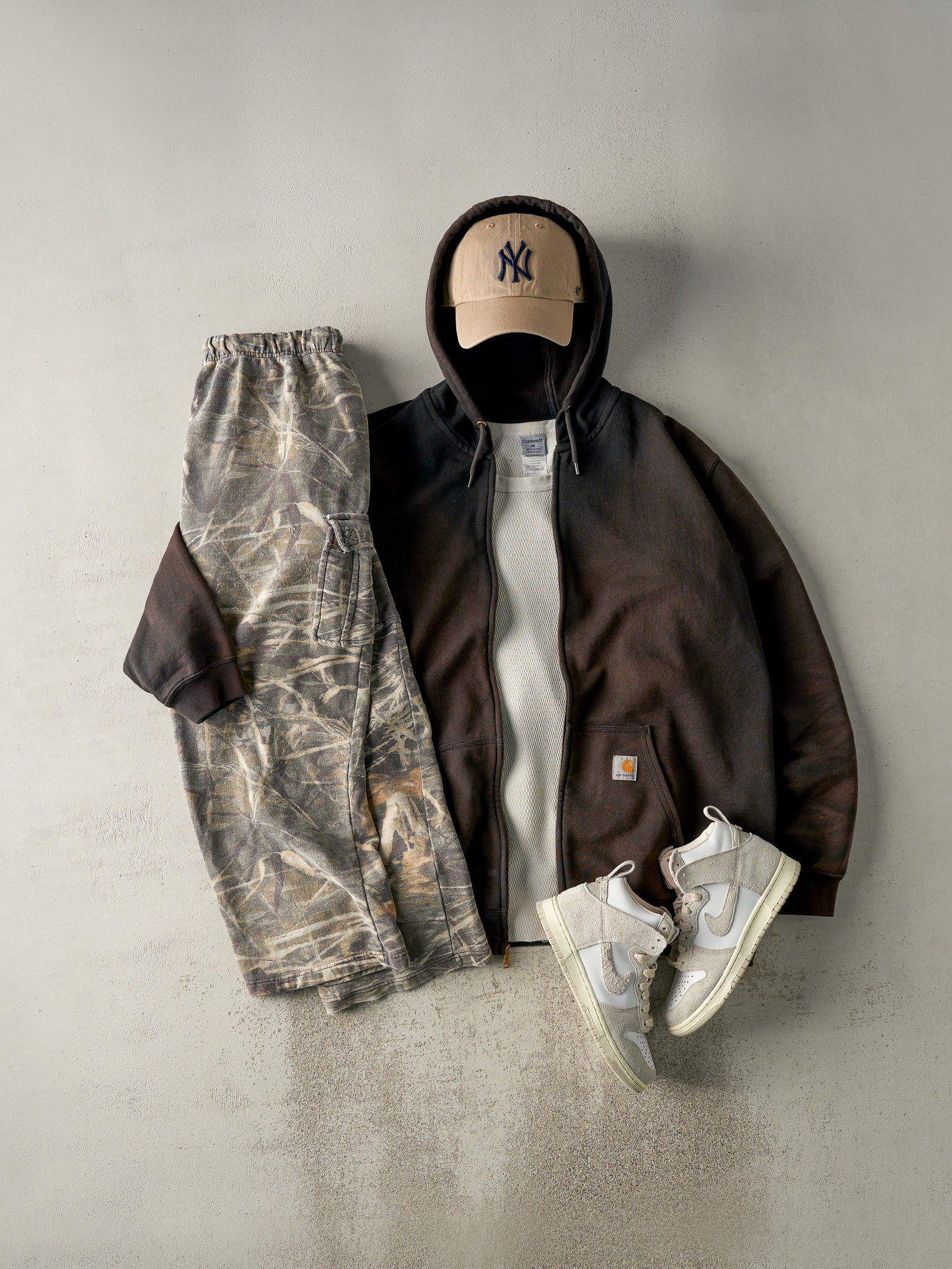 Vintage Y2K Camo Cargo Sweatpants (34x28.5)