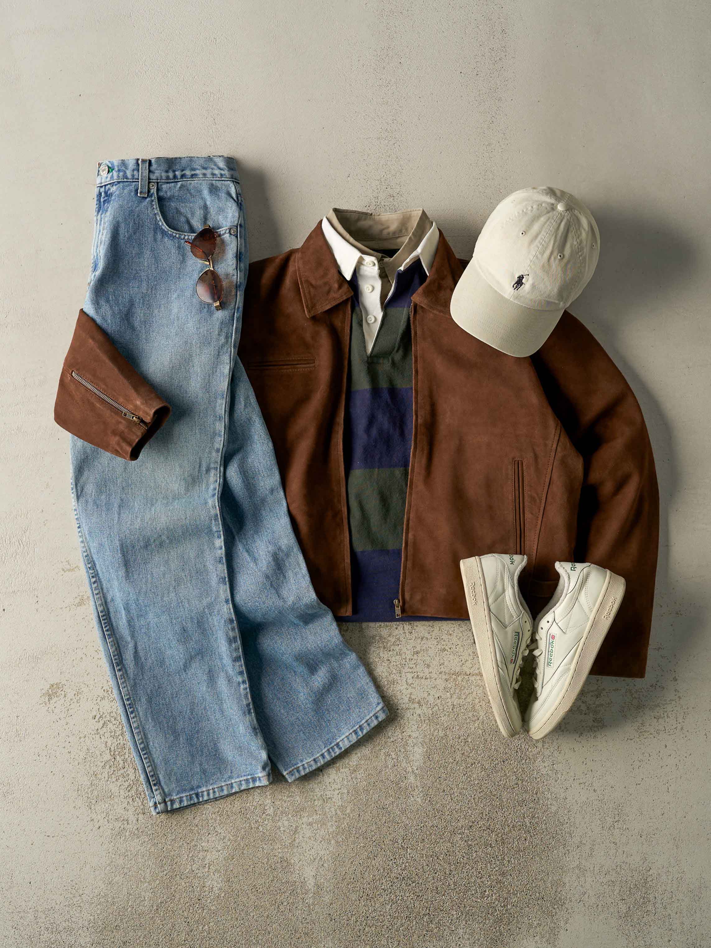 Vintage 90s Light Wash Tommy Hilfiger Jeans (32.5x30)