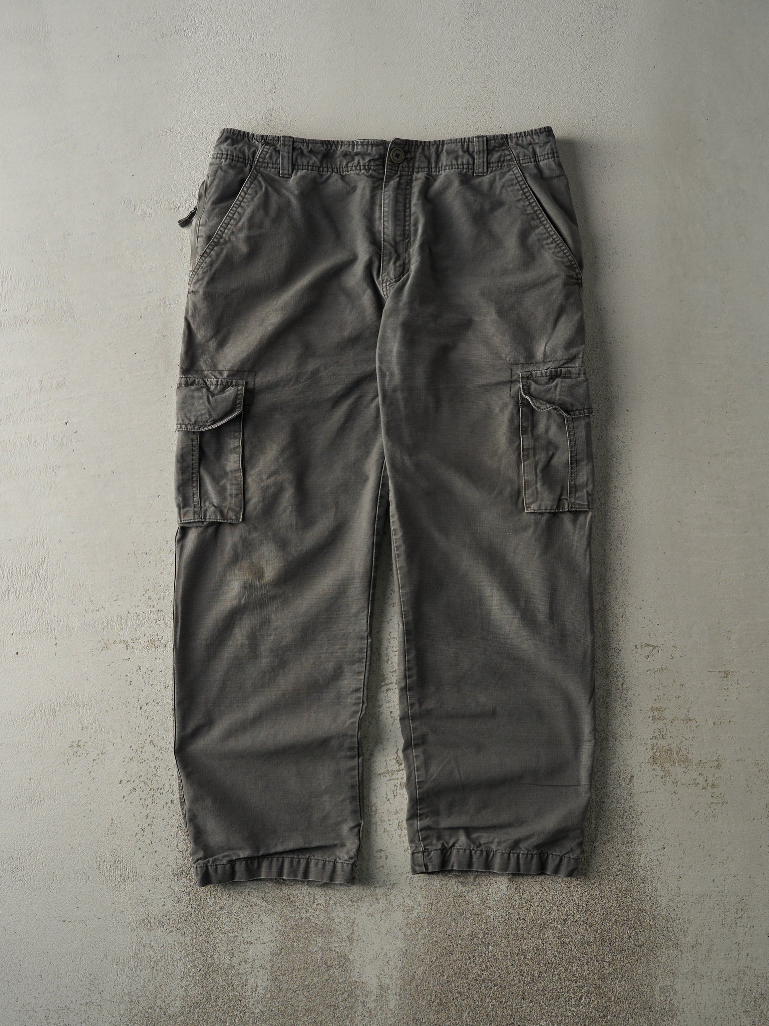 Vintage Y2K Grey Wind River Flannel Lined Cargo Pants (36x29.5)