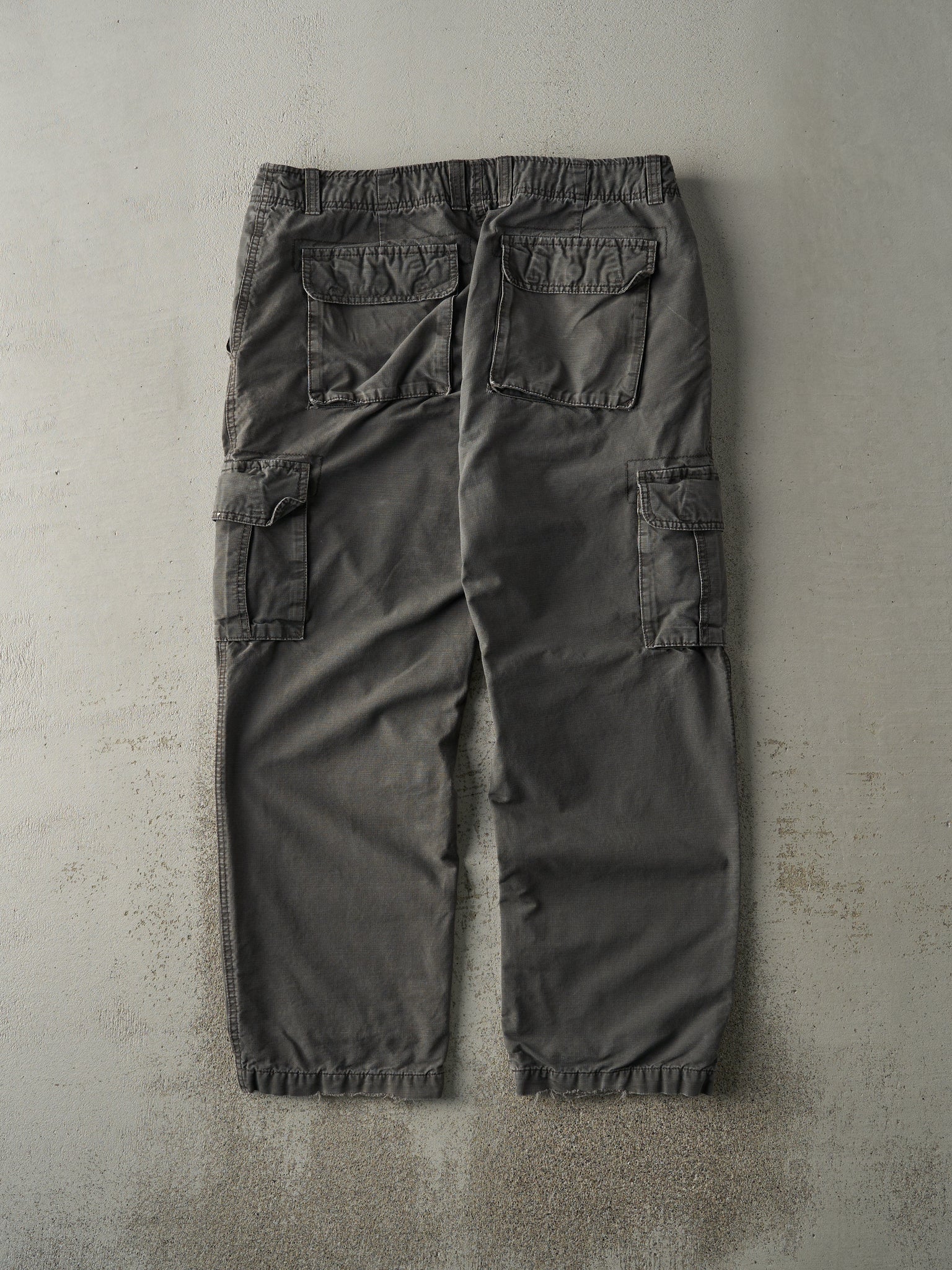 Vintage Y2K Grey Wind River Flannel Lined Cargo Pants (36x29.5)