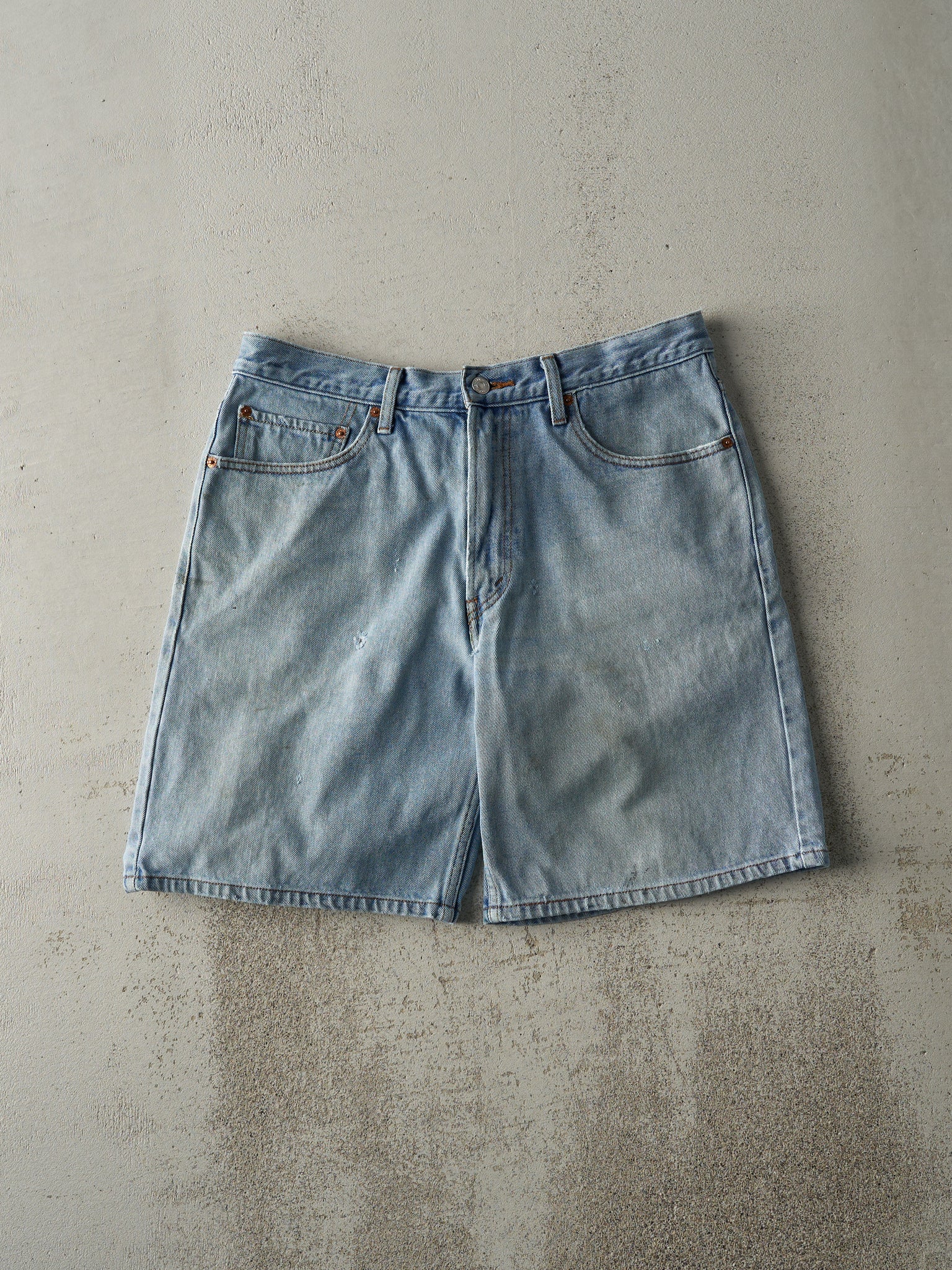 Vintage Y2K Light Wash Levi's 550 Jean Shorts (34x9)