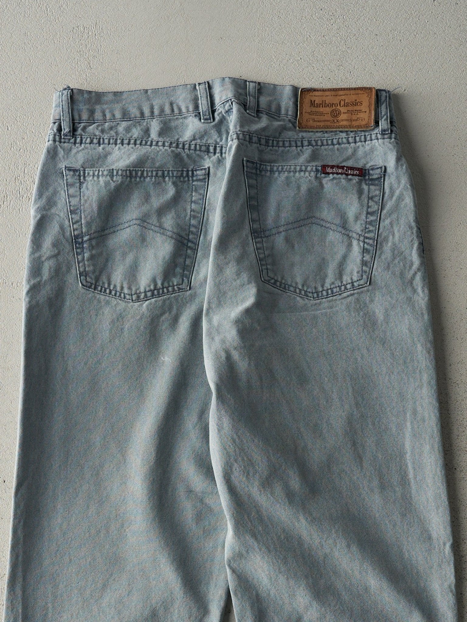 Vintage 90s Light Wash Marlboro Classics Jeans (30.5x32)