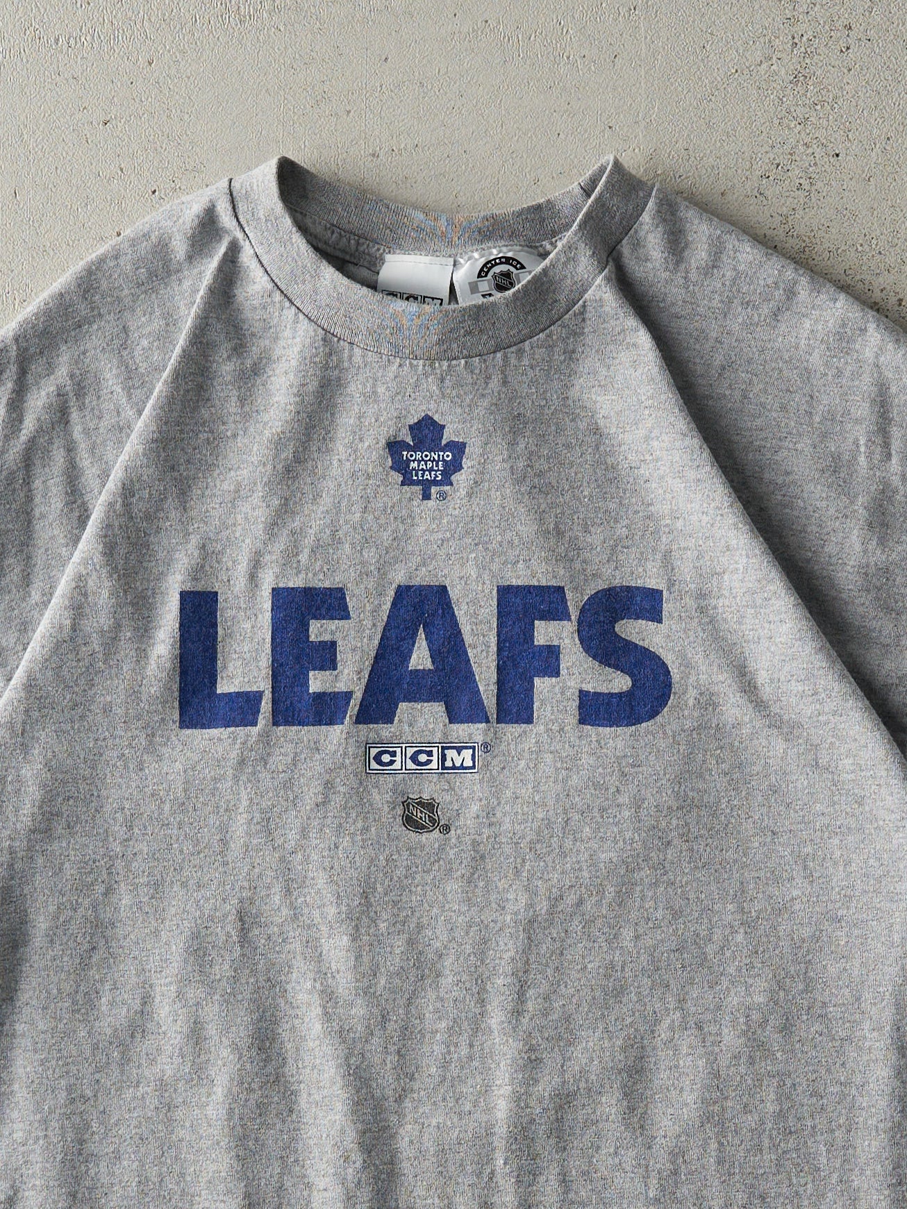 Vintage Y2K Grey Toronto Maple Leafs Tee (M/L)
