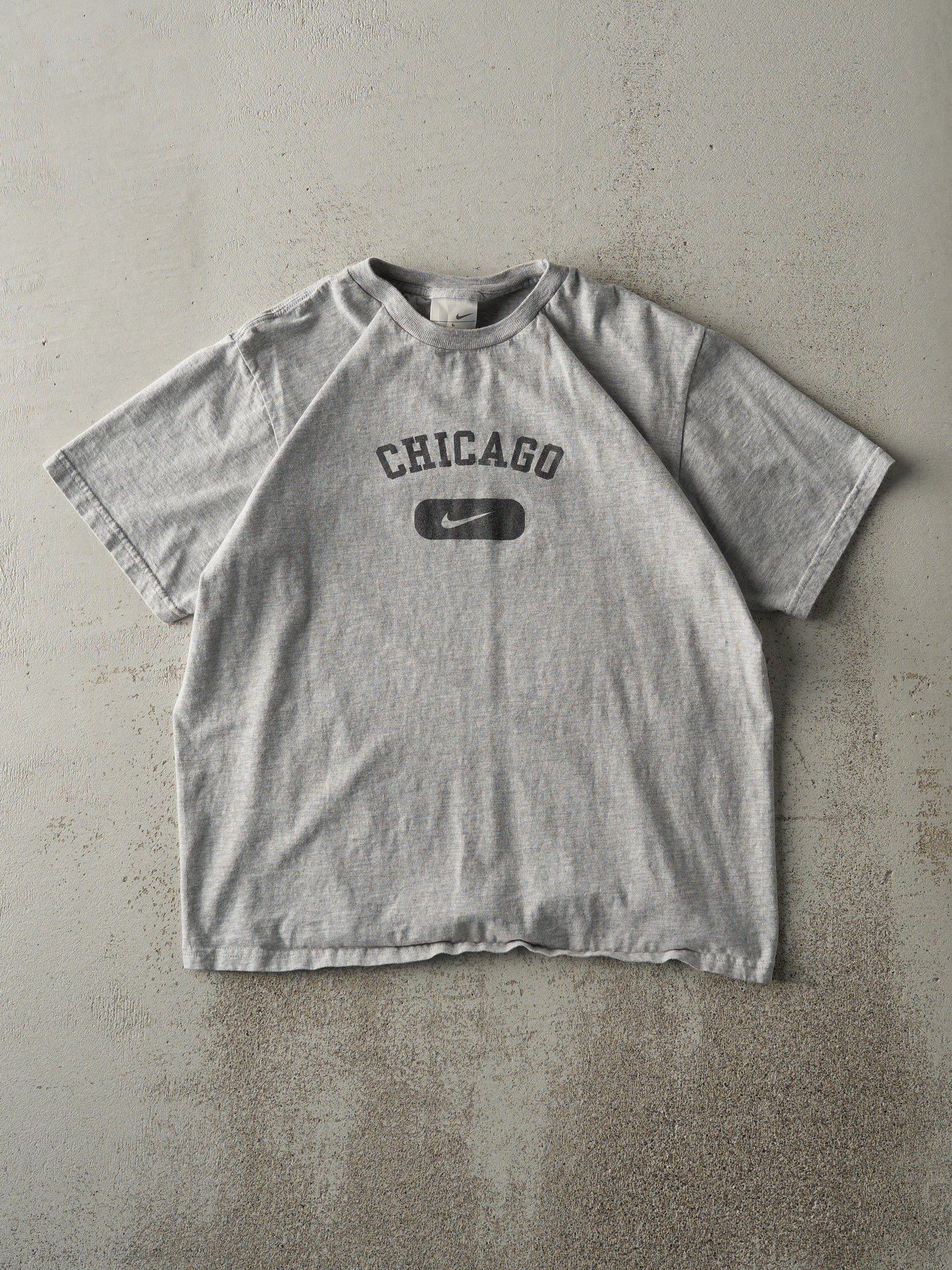 Vintage Y2K Grey Chicago Nike Logo Tee (M)