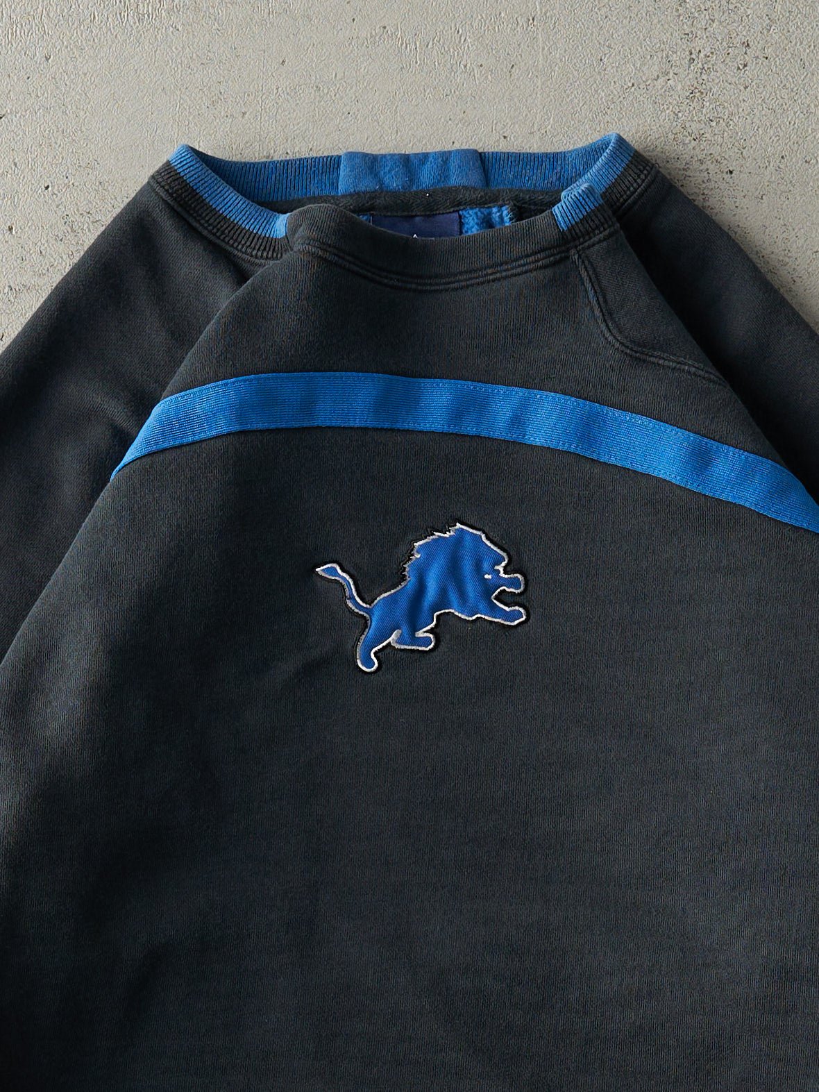 Vintage Y2K Black & Blue Detroit Lions Crewneck (M/L)