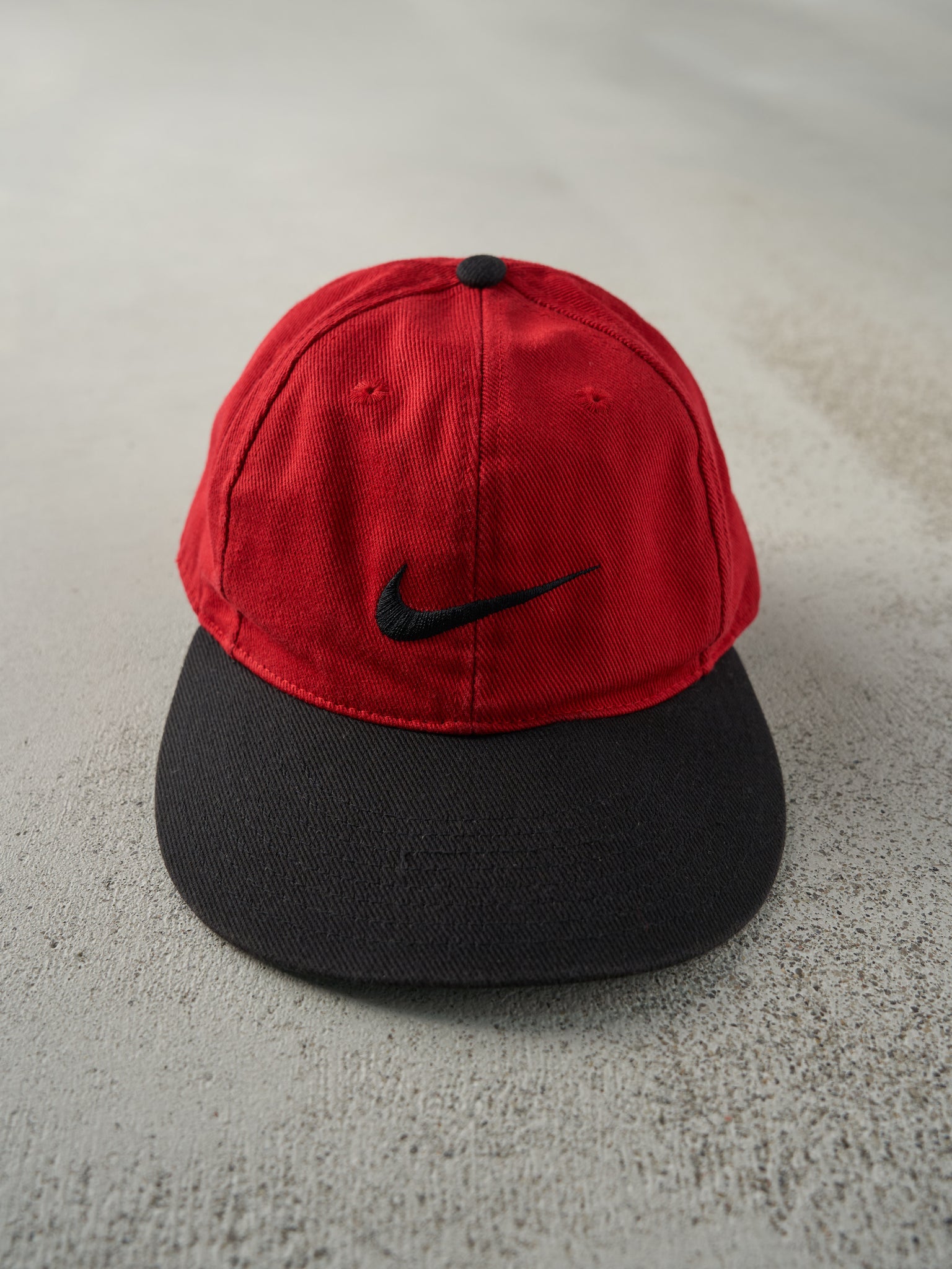 Vintage Y2K Red & Black Embroidered Nike Swoosh Fitted Hat (7 1/4)