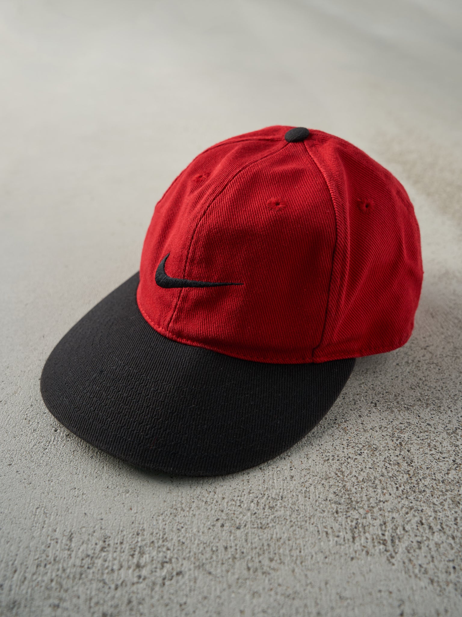 Vintage Y2K Red & Black Embroidered Nike Swoosh Fitted Hat (7 1/4)