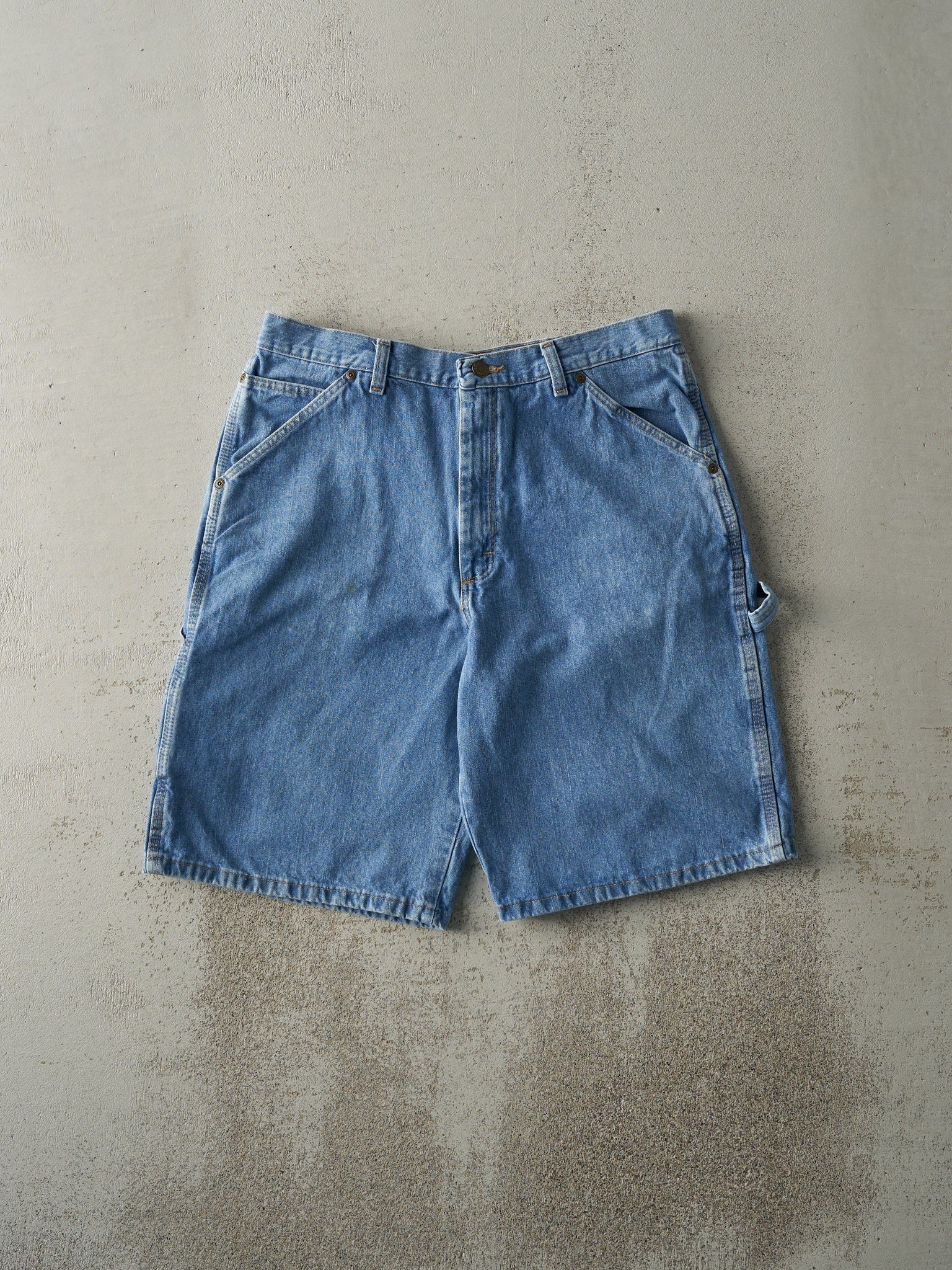 Vintage Y2K Light Wash Wrangler Carpenter Jean Shorts (33x10.5)