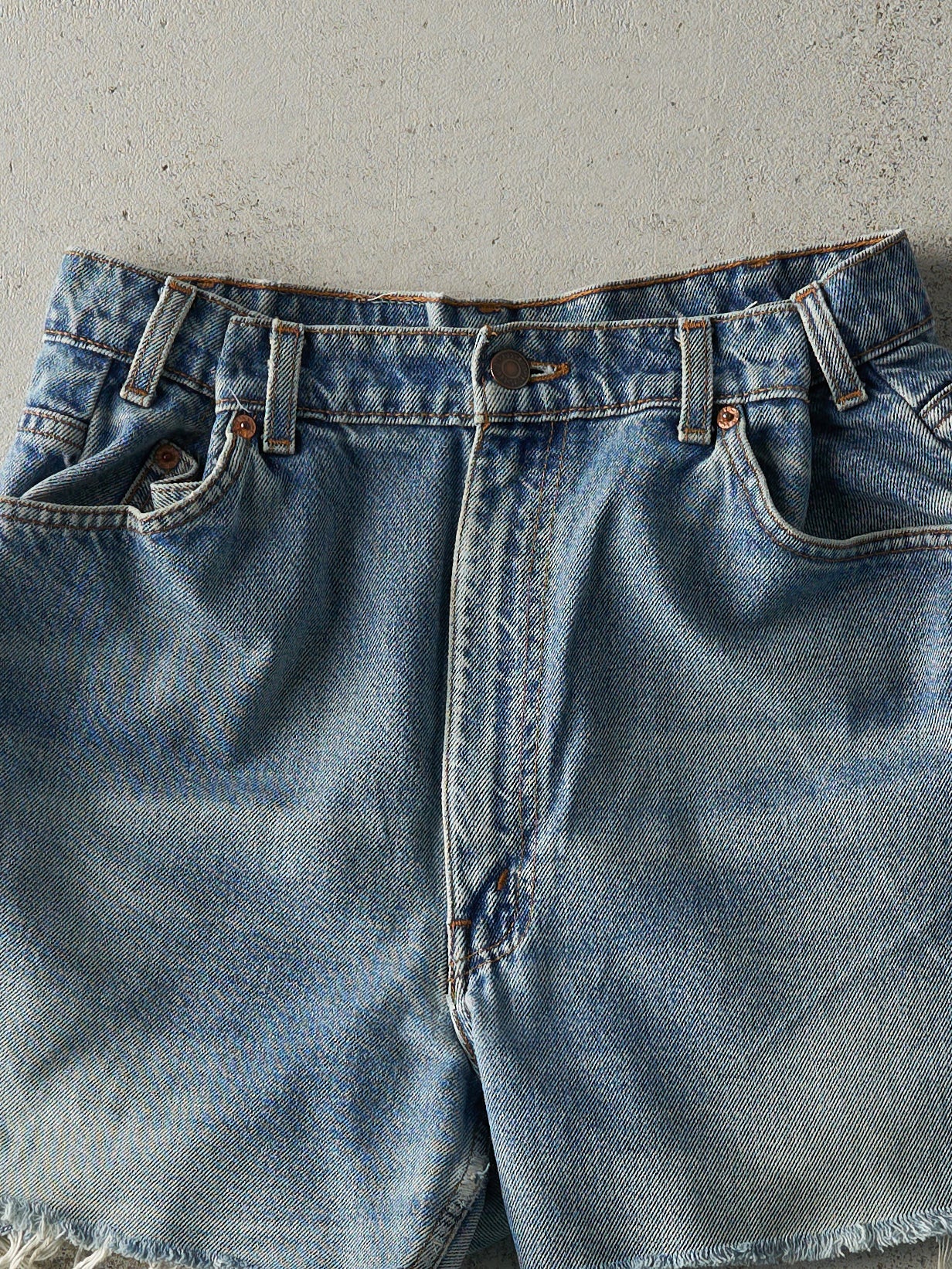 Vintage 80s Light Wash Levi's 619 Orange Tab Cut Off Jean Shorts (28x4)
