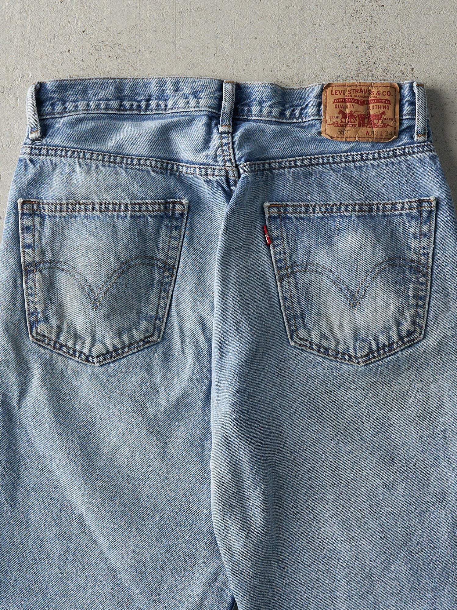 Vintage Y2K Light Wash Levi's 550 Relaxed Fit Cut Off Jean Shorts (32x11.5)