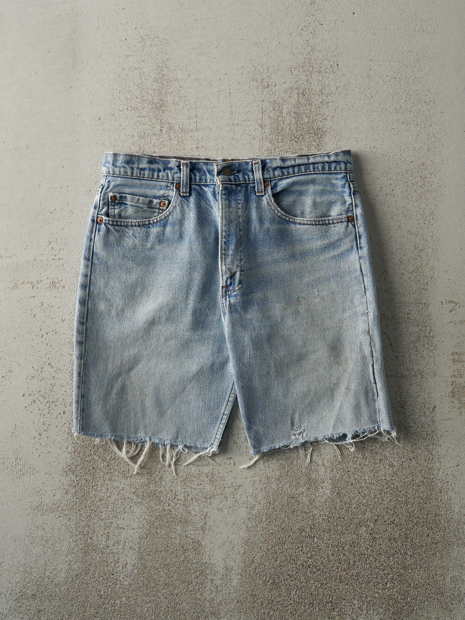 Vintage 90s Light Wash Levi's Jean Shorts (31.5x8)