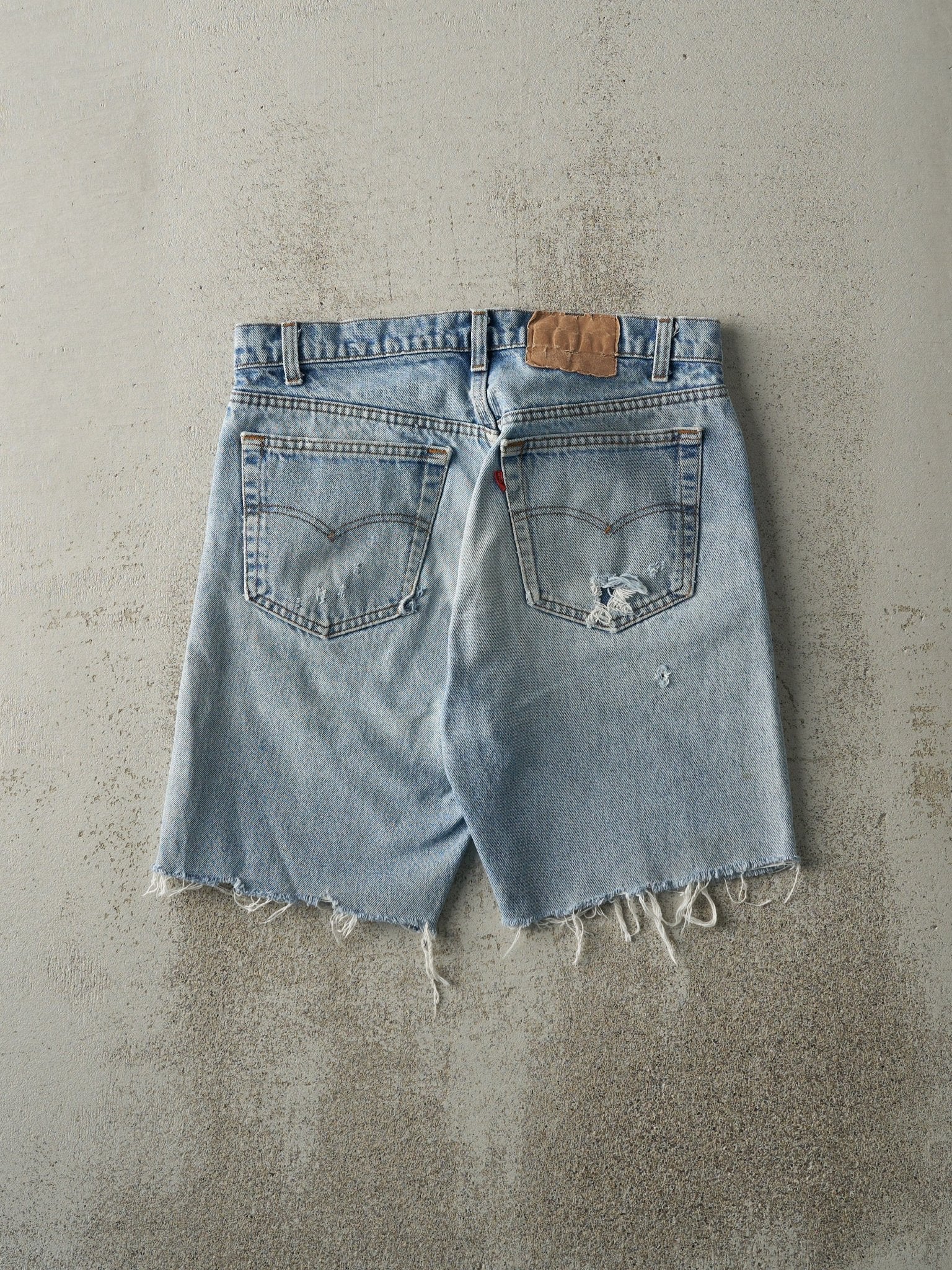 Vintage 90s Light Wash Levi's Jean Shorts (31.5x8)