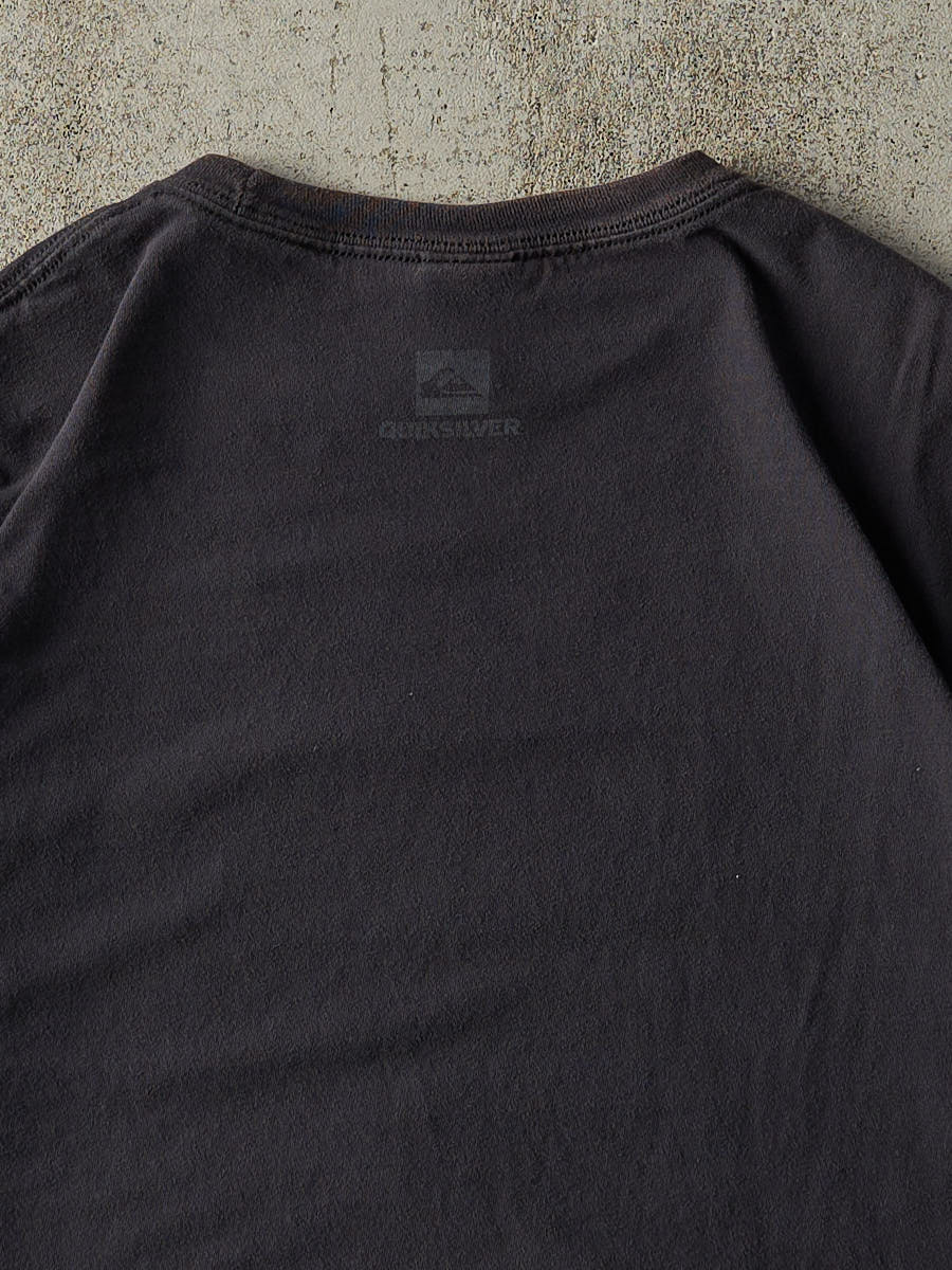 Vintage Y2K Faded Black Quiksilver Logo Tee (L/XL)