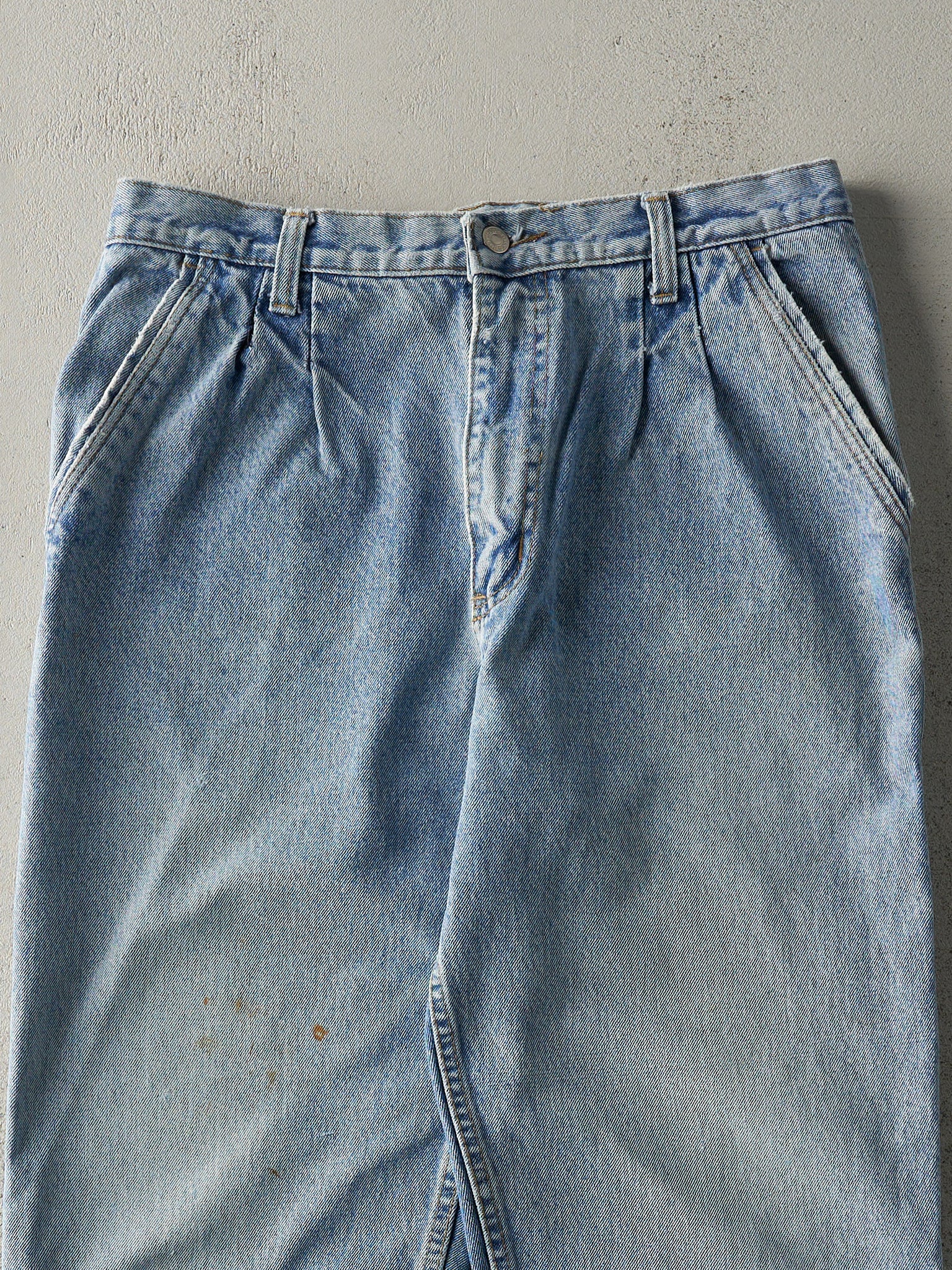 Vintage 90s Light Wash Levi's 501 Embossed Jeans (32x29)