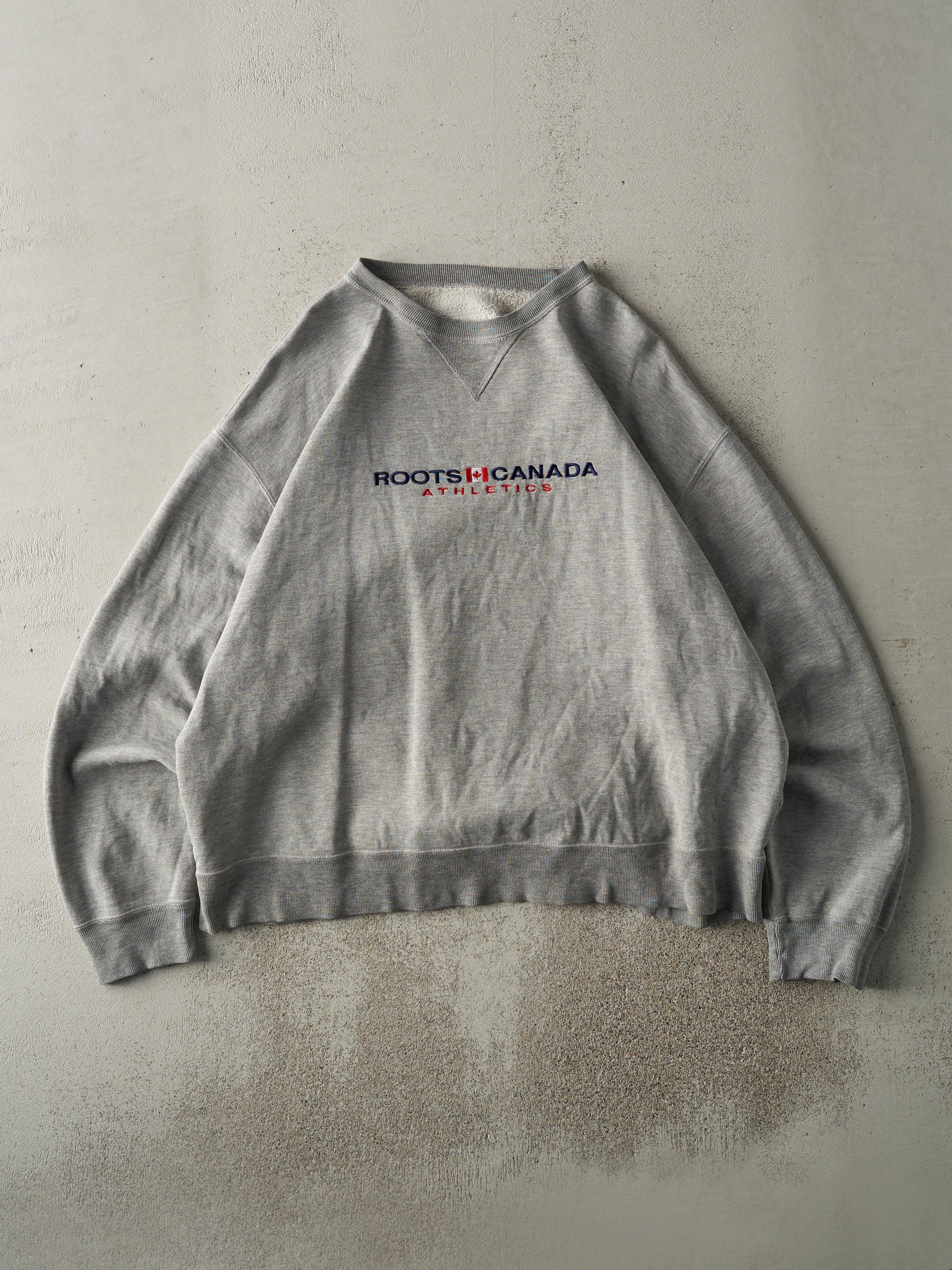 Vintage Y2K Grey Embroidered Roots Canada Athletics Boxy Crewneck (XL/XXL)