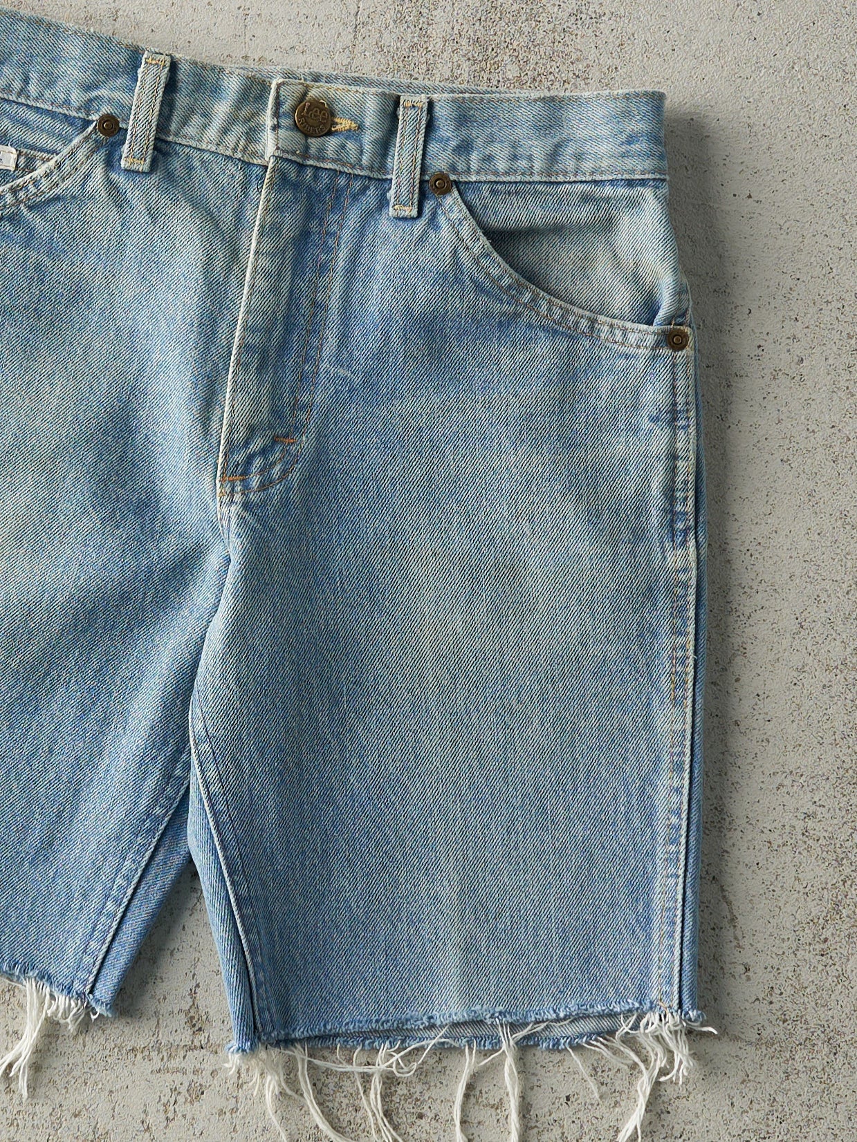 Vintage 90s Light Wash Lee Cut Off Jean Shorts (27x8)